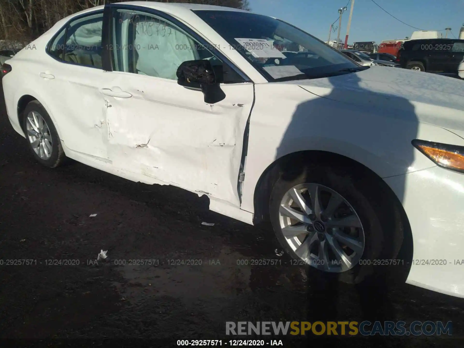 6 Photograph of a damaged car 4T1B11HK6KU286249 TOYOTA CAMRY 2019