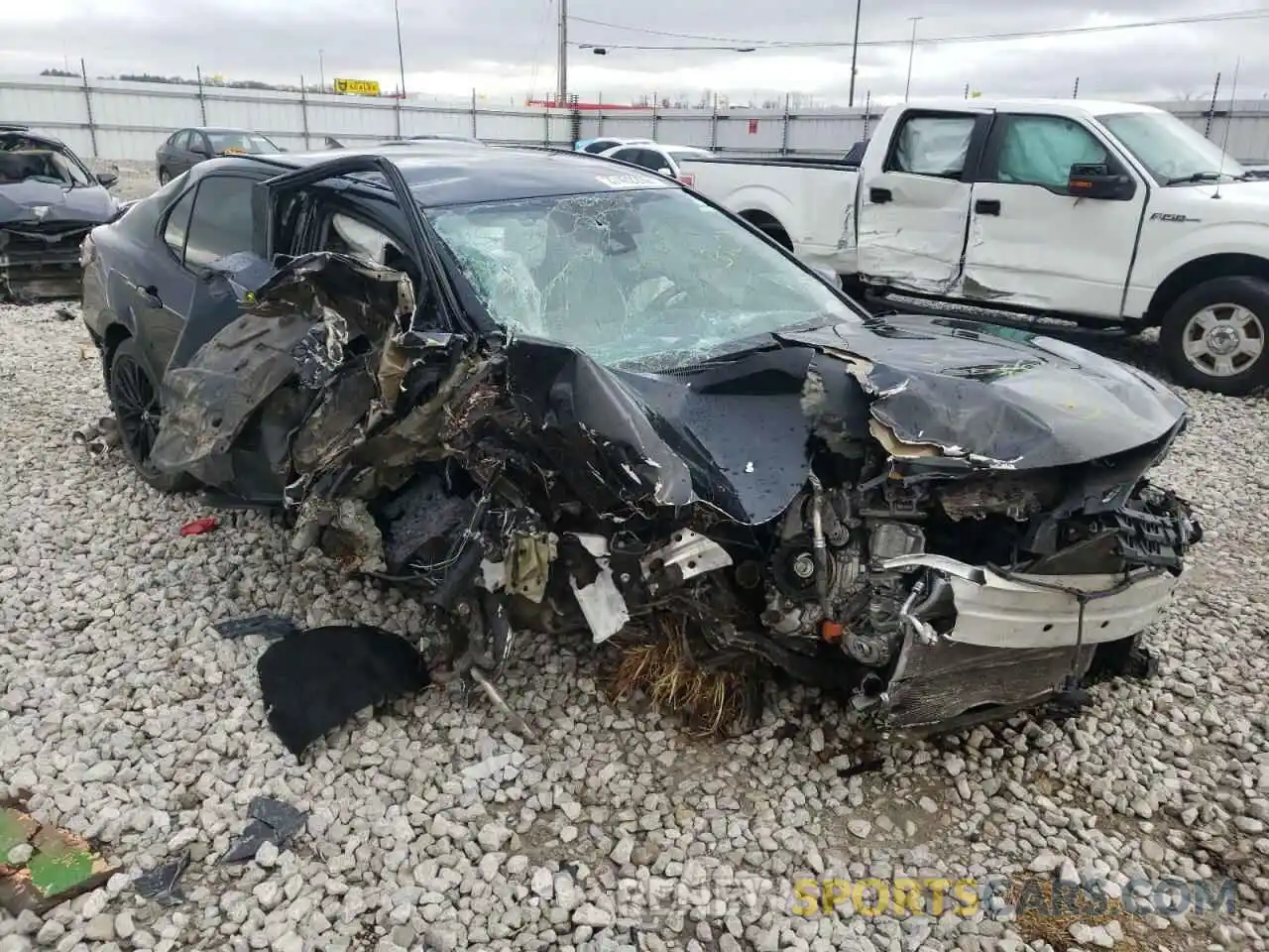 1 Photograph of a damaged car 4T1B11HK6KU288101 TOYOTA CAMRY 2019