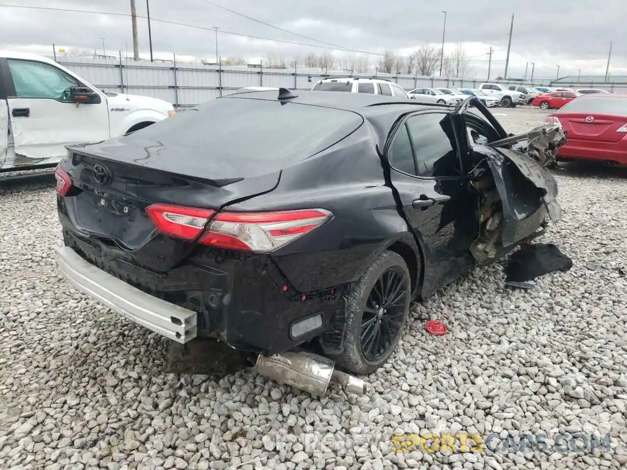 4 Фотография поврежденного автомобиля 4T1B11HK6KU288101 TOYOTA CAMRY 2019