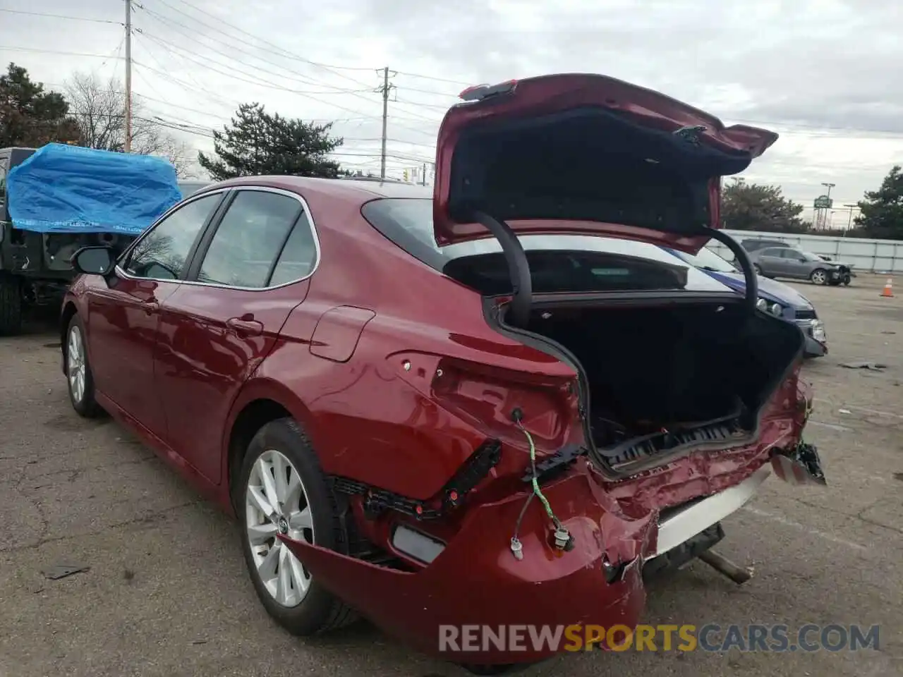 3 Photograph of a damaged car 4T1B11HK6KU290396 TOYOTA CAMRY 2019