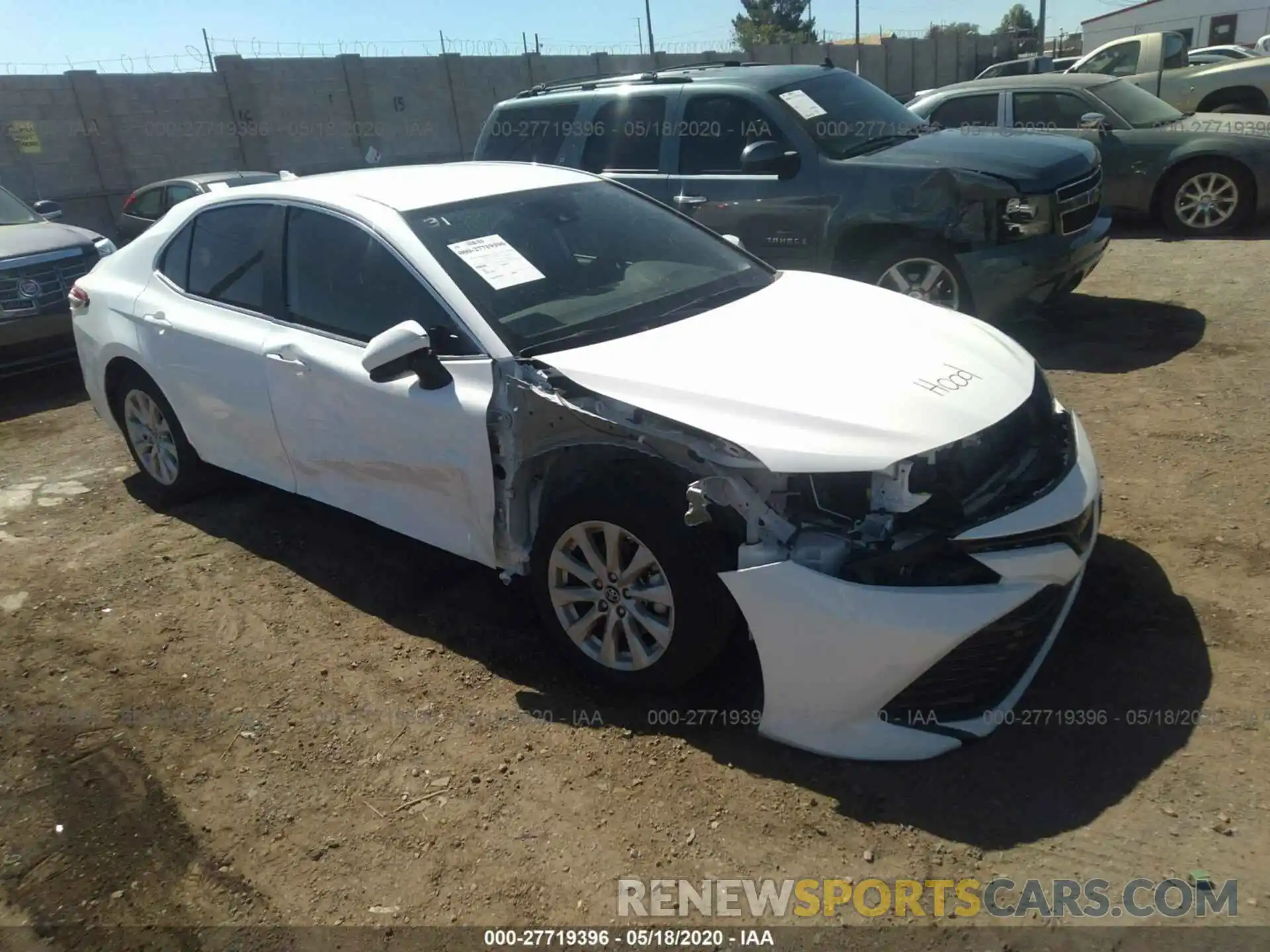 1 Photograph of a damaged car 4T1B11HK6KU290592 TOYOTA CAMRY 2019