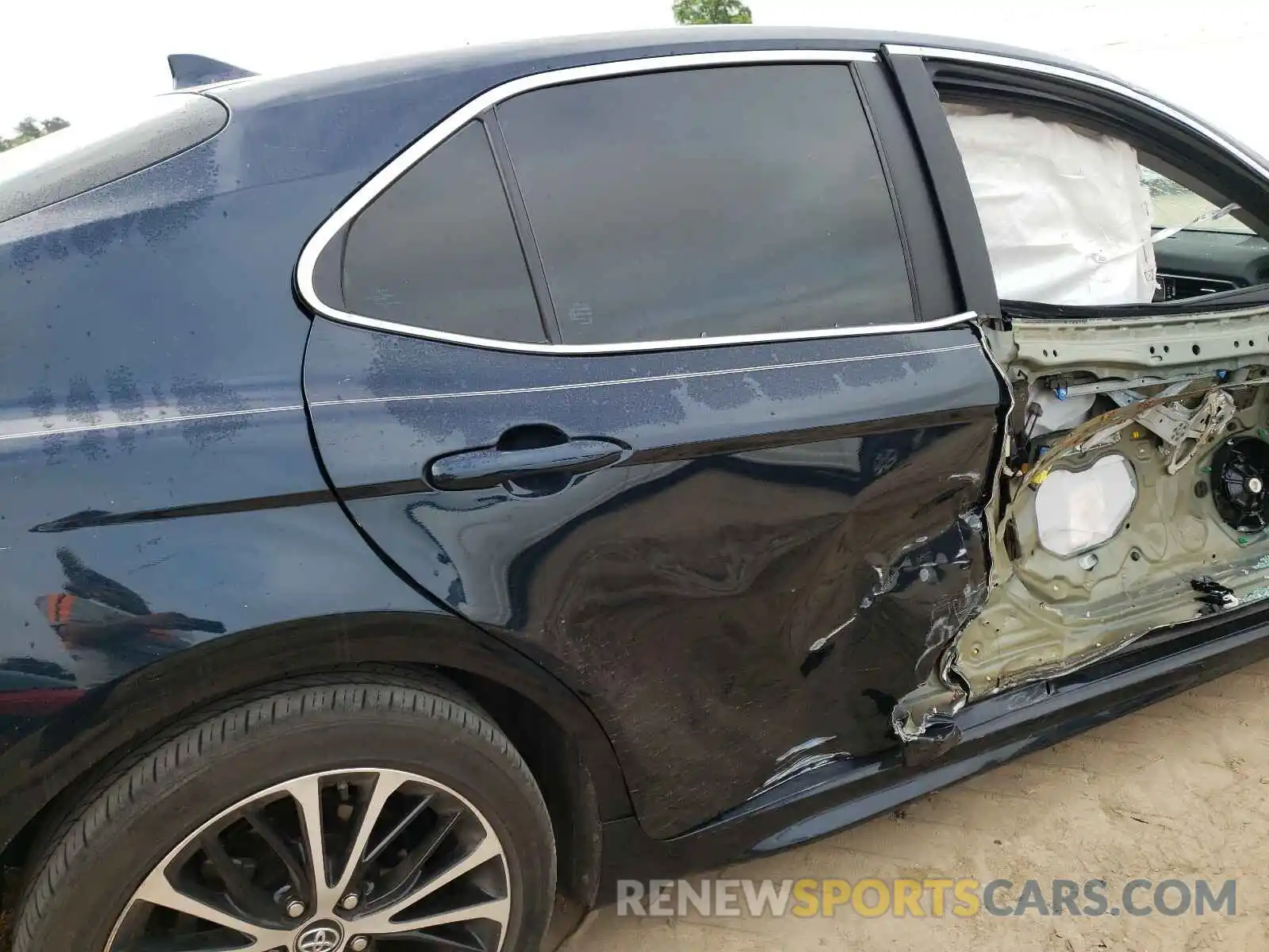 6 Photograph of a damaged car 4T1B11HK6KU291659 TOYOTA CAMRY 2019