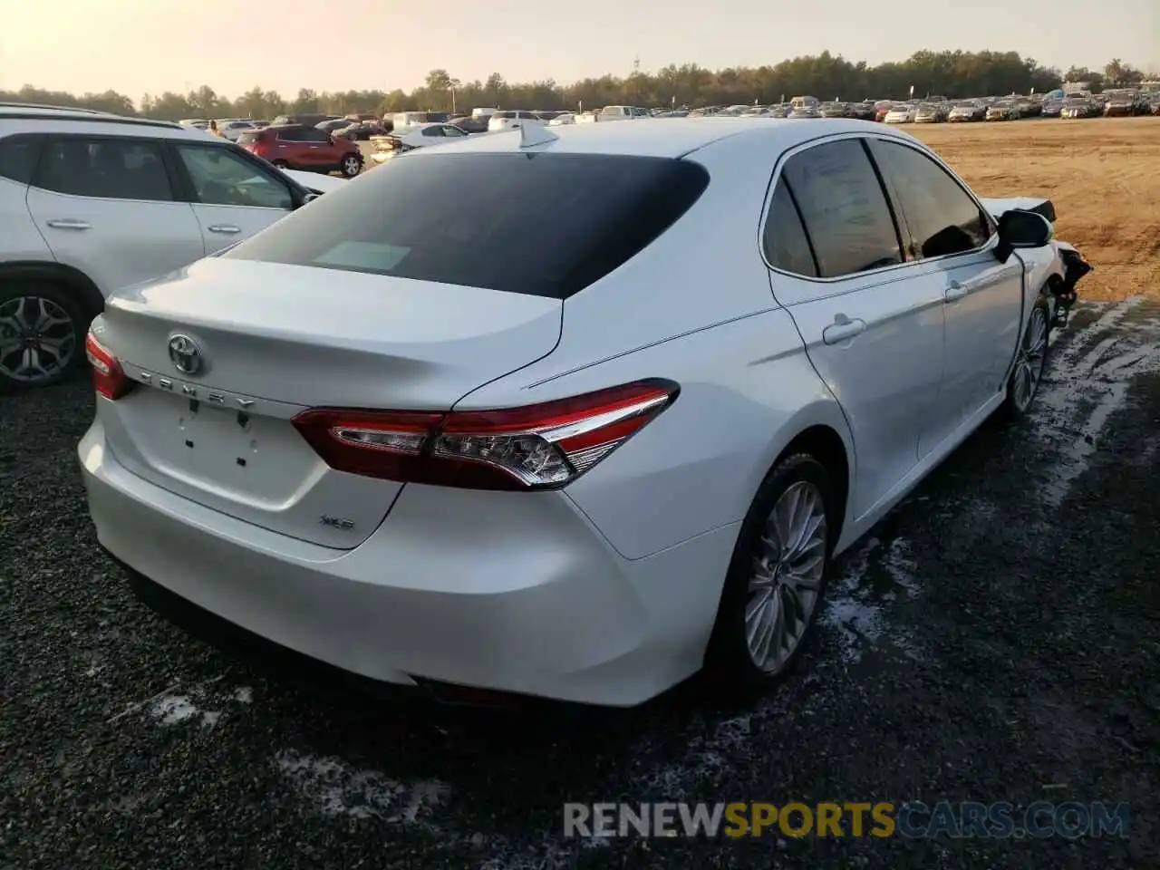 4 Фотография поврежденного автомобиля 4T1B11HK6KU293685 TOYOTA CAMRY 2019