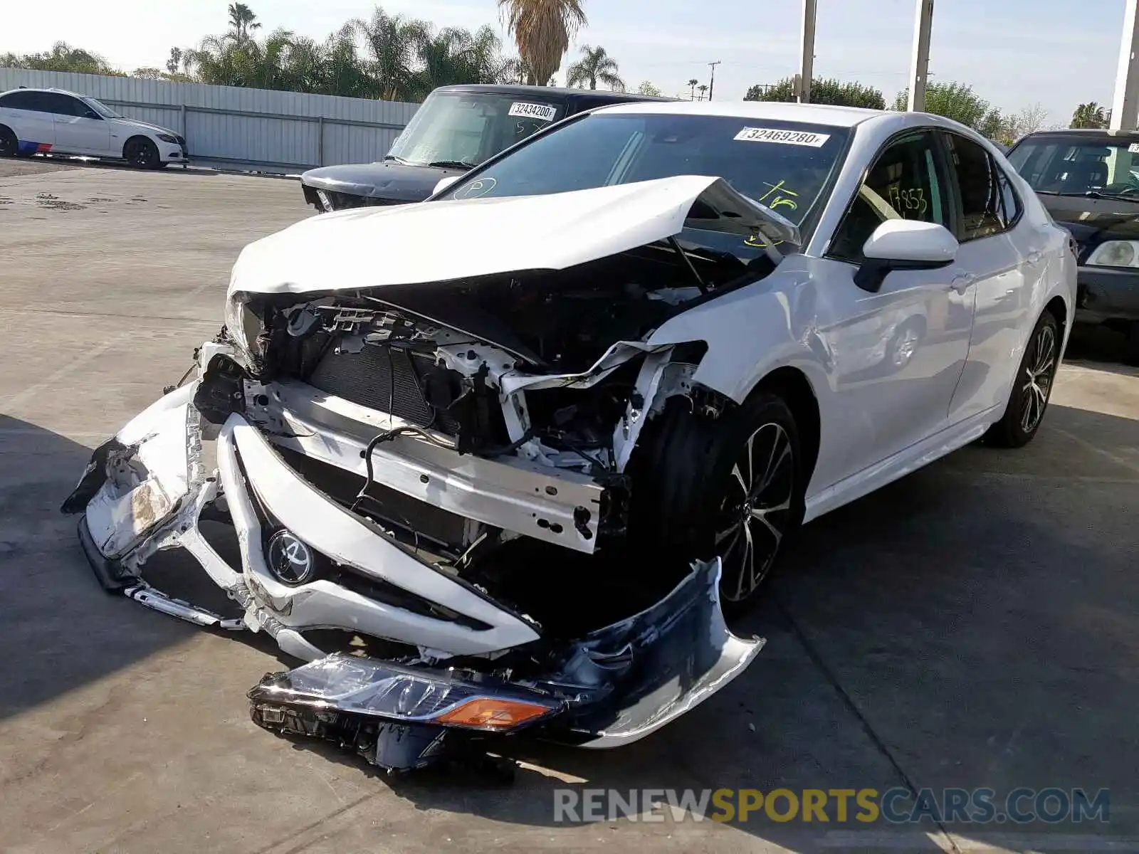 2 Photograph of a damaged car 4T1B11HK6KU294495 TOYOTA CAMRY 2019