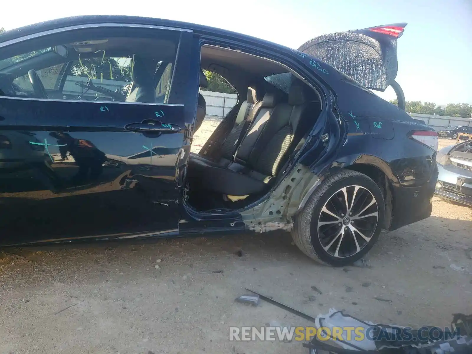 9 Photograph of a damaged car 4T1B11HK6KU298823 TOYOTA CAMRY 2019