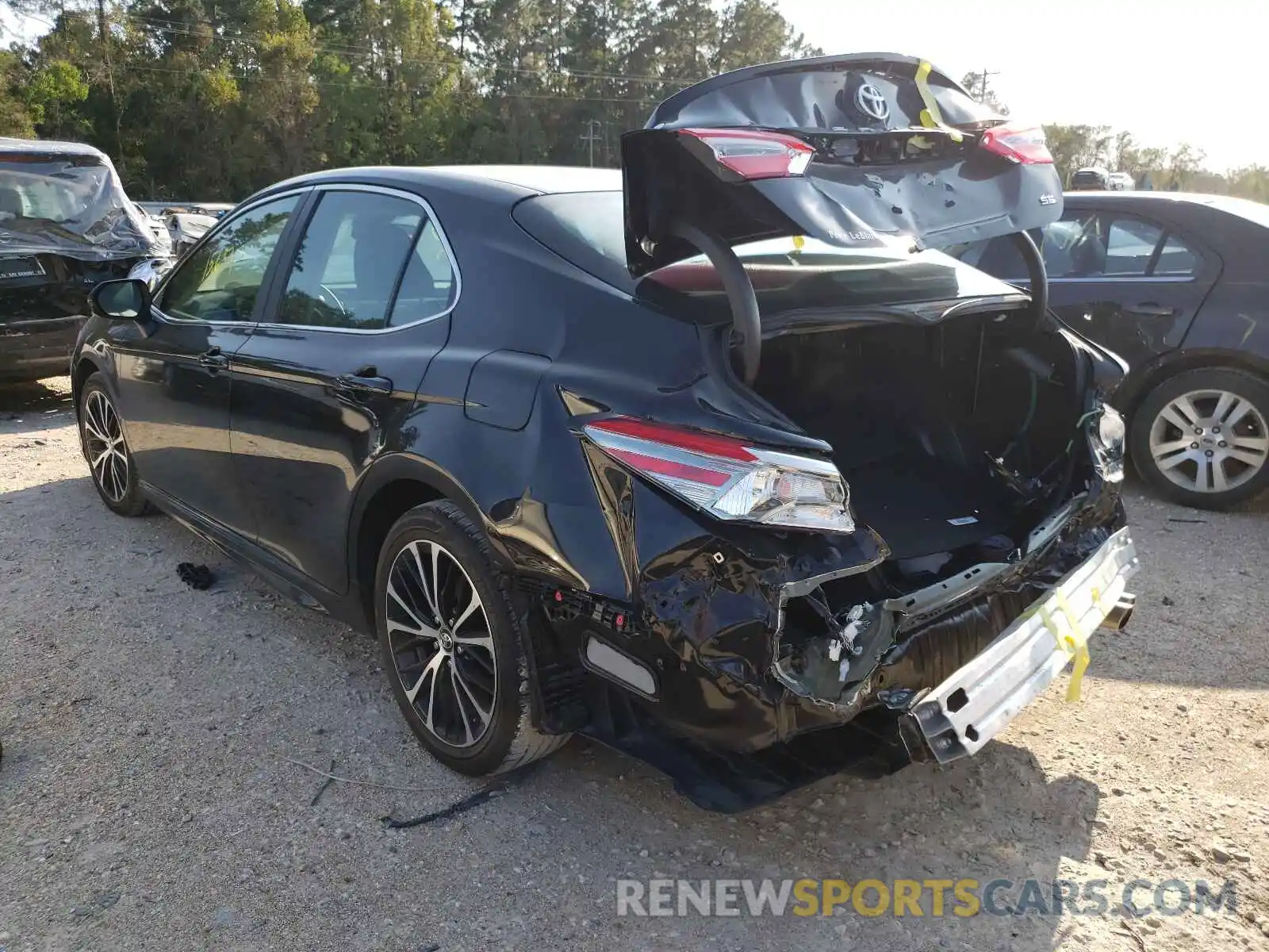 3 Photograph of a damaged car 4T1B11HK6KU679037 TOYOTA CAMRY 2019