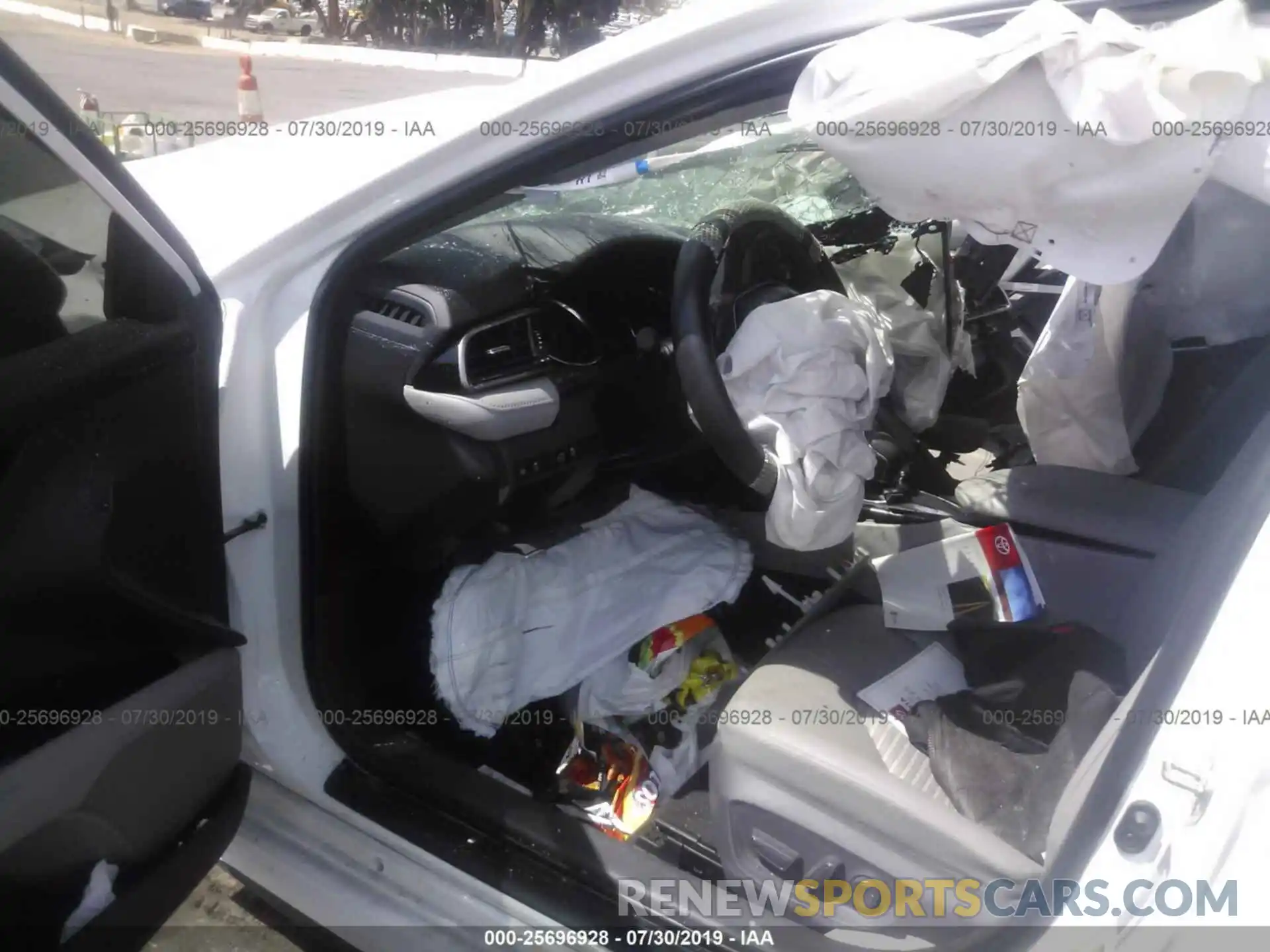 5 Photograph of a damaged car 4T1B11HK6KU679104 TOYOTA CAMRY 2019