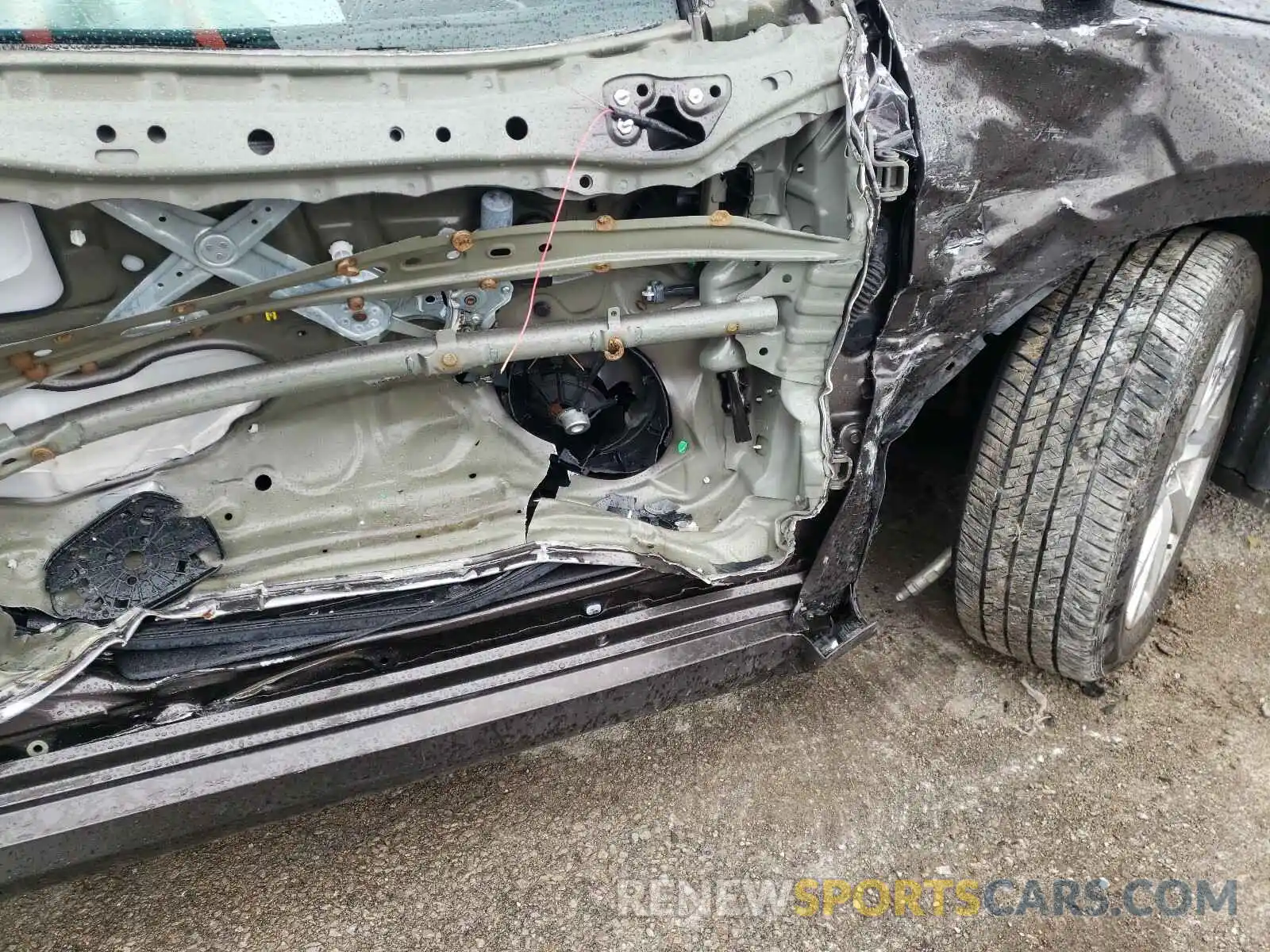 9 Photograph of a damaged car 4T1B11HK6KU679863 TOYOTA CAMRY 2019