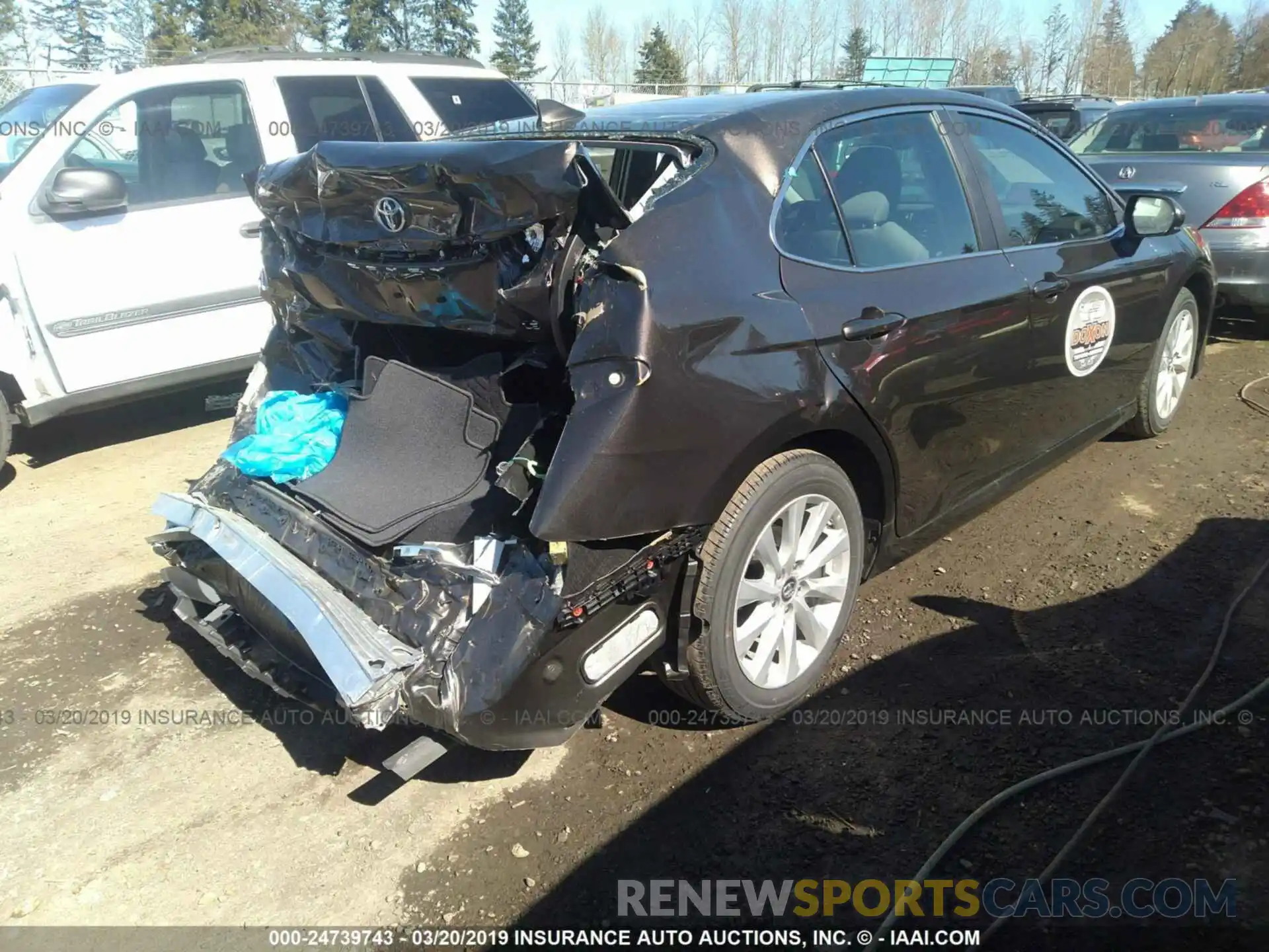 4 Photograph of a damaged car 4T1B11HK6KU680527 TOYOTA CAMRY 2019