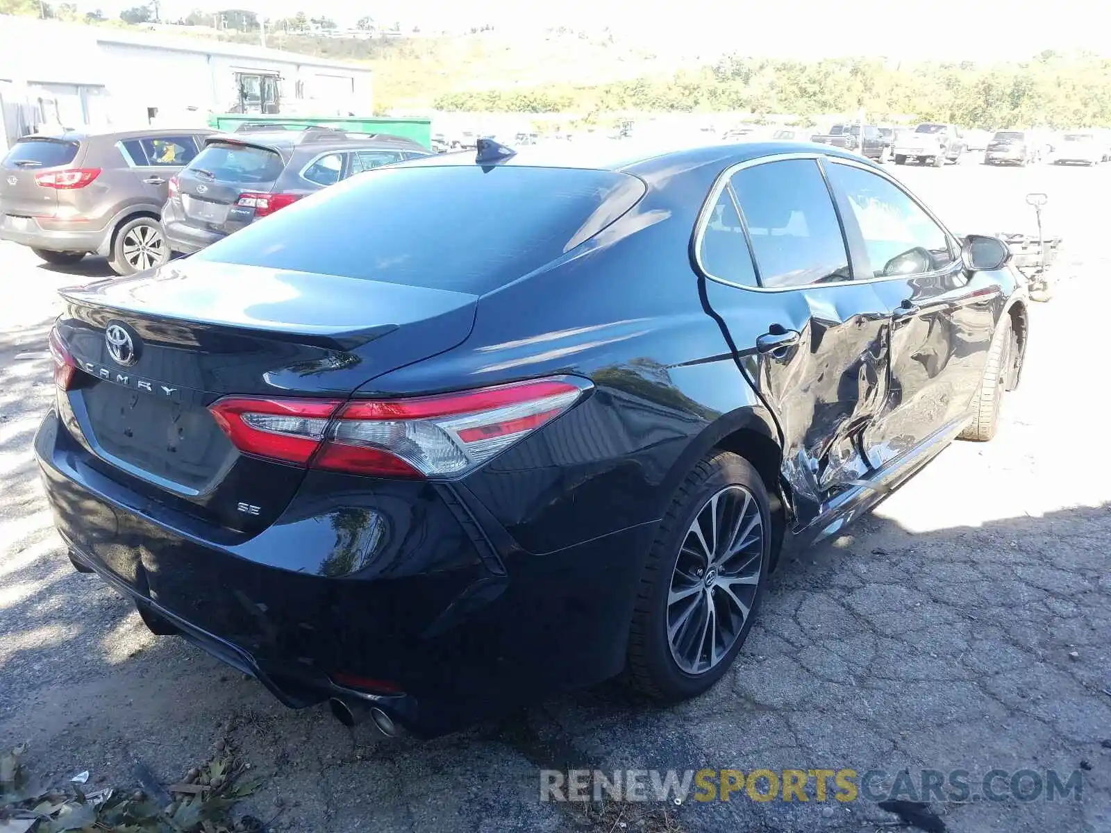 4 Photograph of a damaged car 4T1B11HK6KU680883 TOYOTA CAMRY 2019