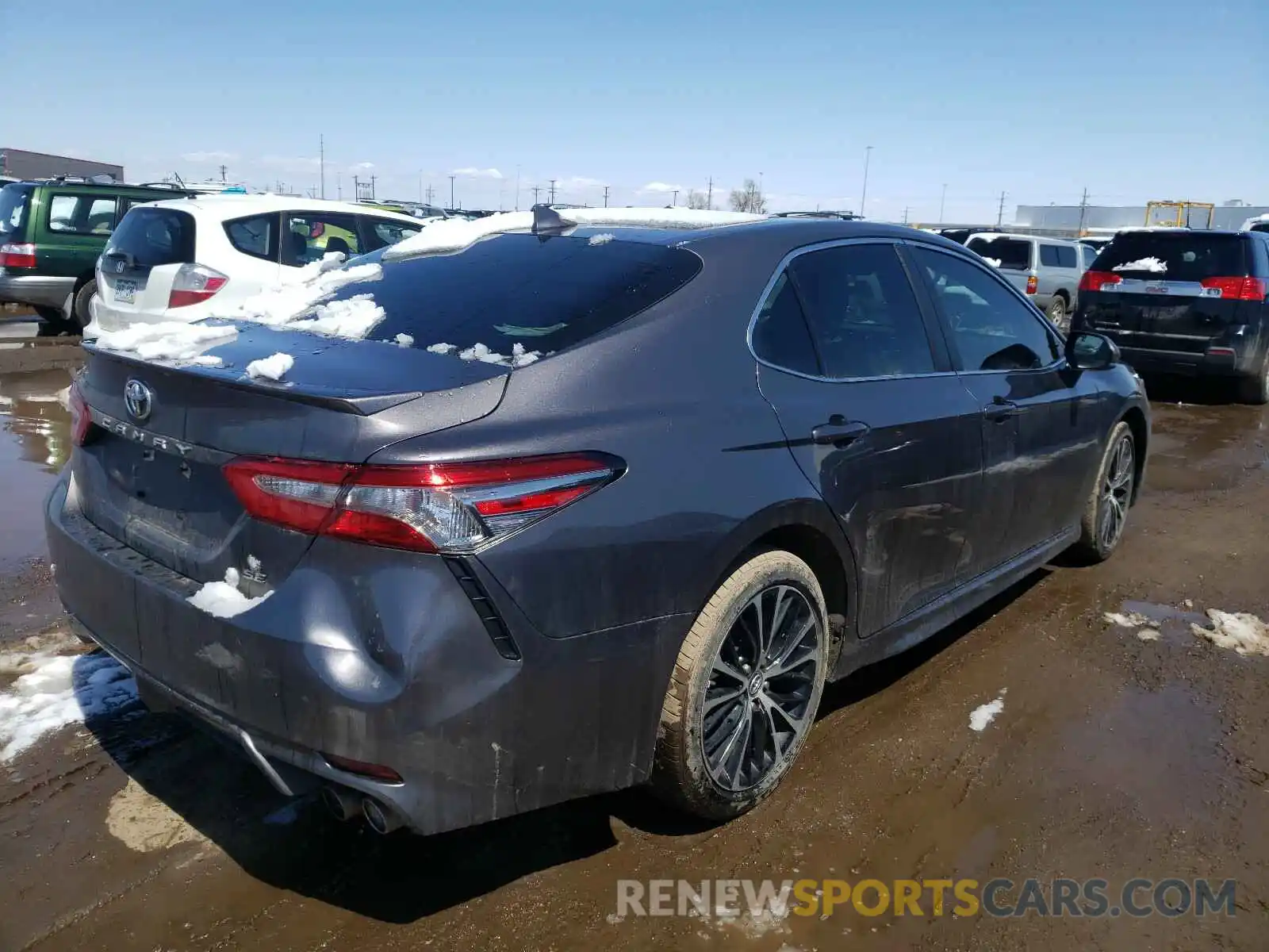 4 Photograph of a damaged car 4T1B11HK6KU683377 TOYOTA CAMRY 2019