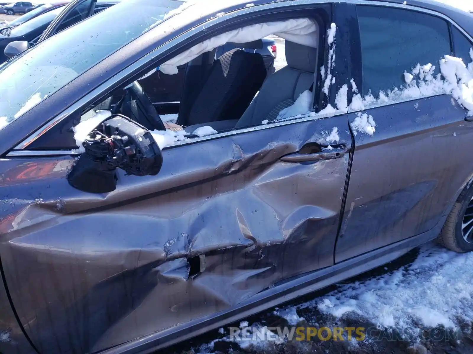 9 Photograph of a damaged car 4T1B11HK6KU683377 TOYOTA CAMRY 2019