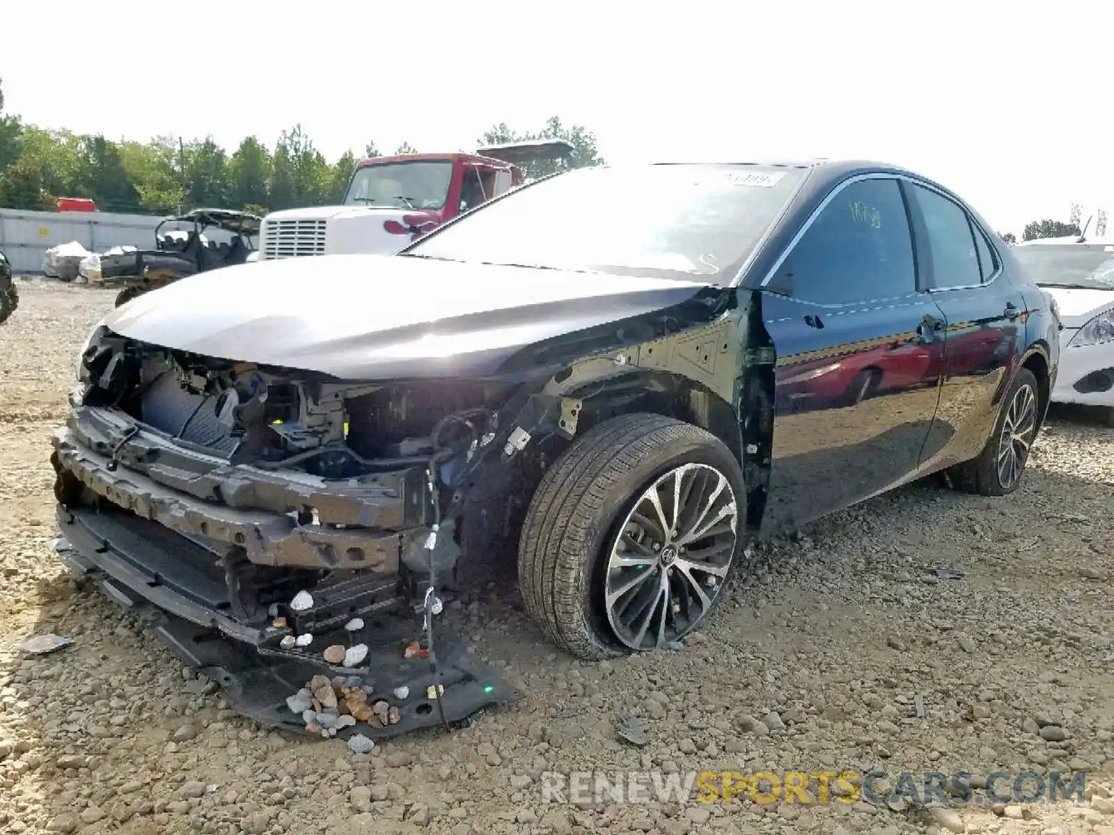 2 Фотография поврежденного автомобиля 4T1B11HK6KU685114 TOYOTA CAMRY 2019