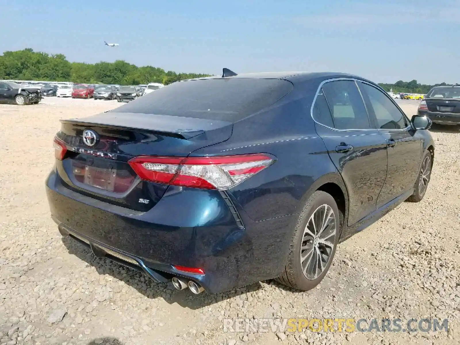 4 Фотография поврежденного автомобиля 4T1B11HK6KU685114 TOYOTA CAMRY 2019