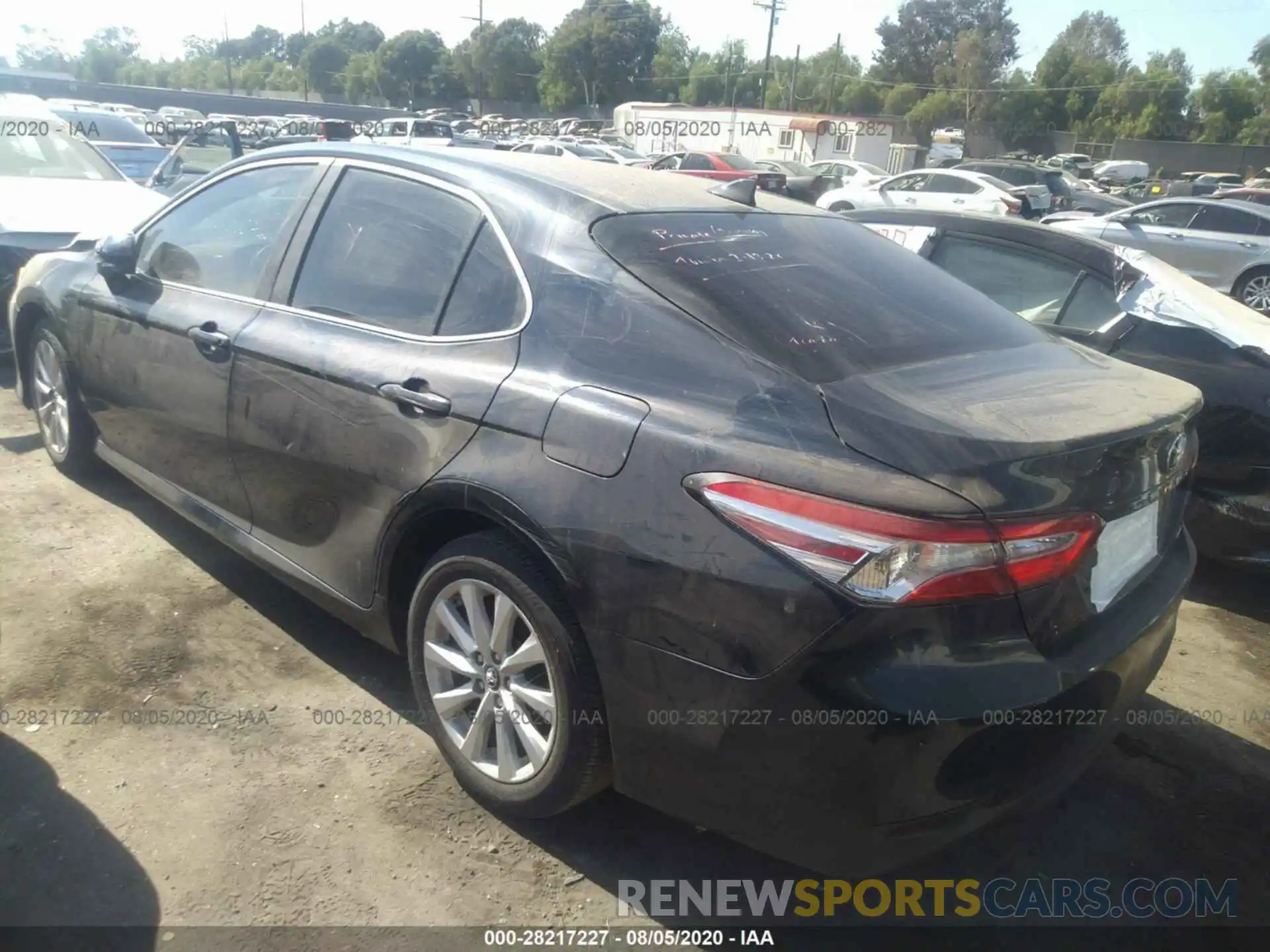 3 Photograph of a damaged car 4T1B11HK6KU686523 TOYOTA CAMRY 2019