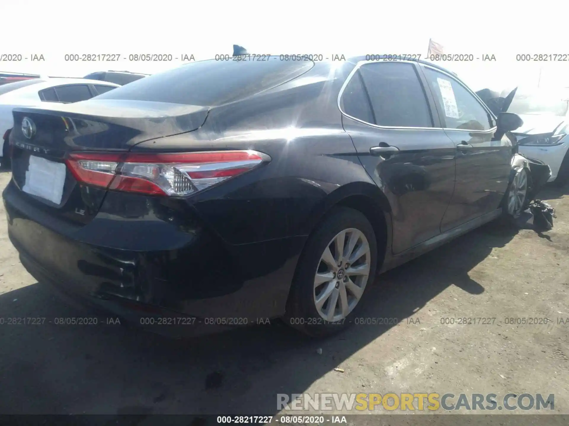 4 Фотография поврежденного автомобиля 4T1B11HK6KU686523 TOYOTA CAMRY 2019