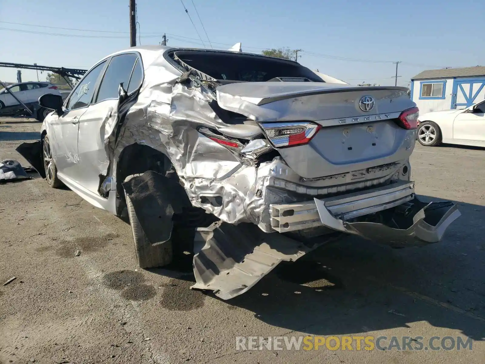 3 Photograph of a damaged car 4T1B11HK6KU686649 TOYOTA CAMRY 2019