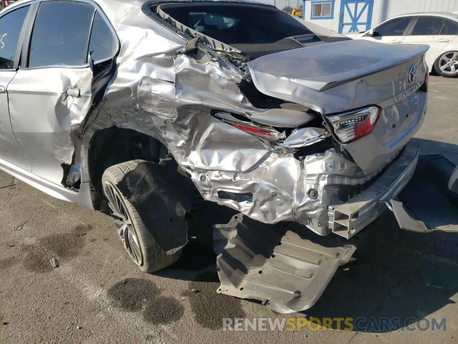 9 Photograph of a damaged car 4T1B11HK6KU686649 TOYOTA CAMRY 2019