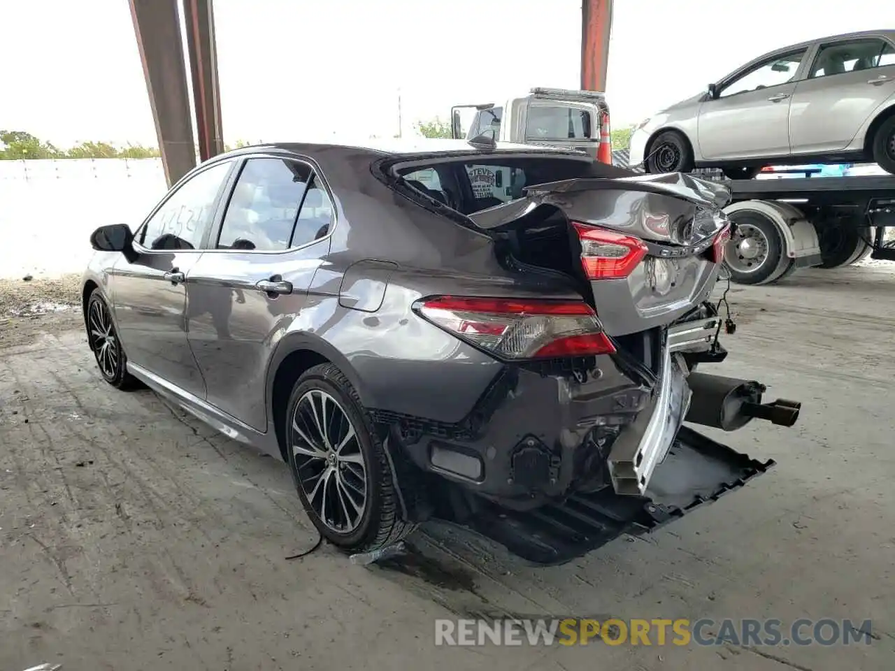 3 Photograph of a damaged car 4T1B11HK6KU686778 TOYOTA CAMRY 2019