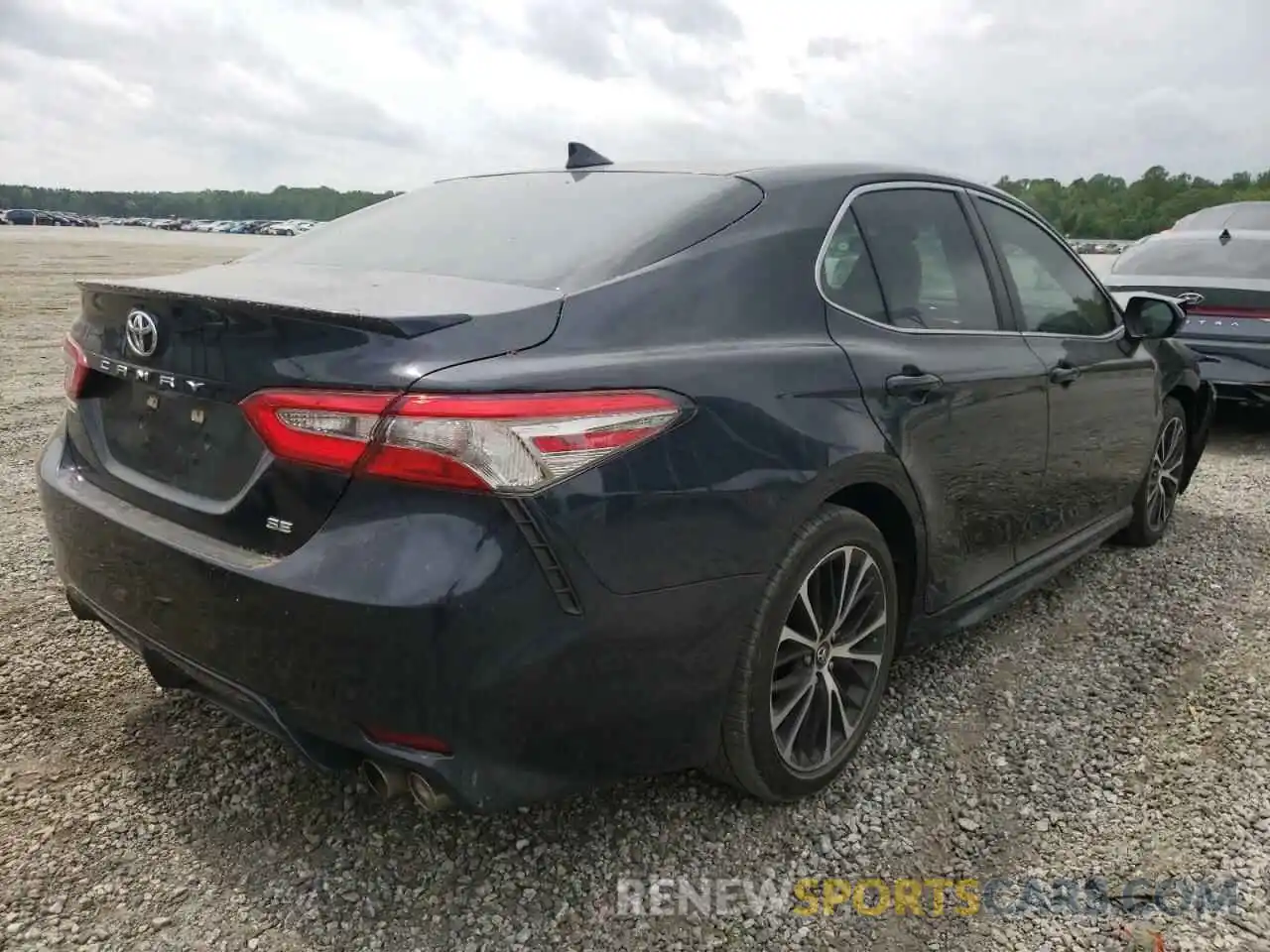 4 Photograph of a damaged car 4T1B11HK6KU687431 TOYOTA CAMRY 2019