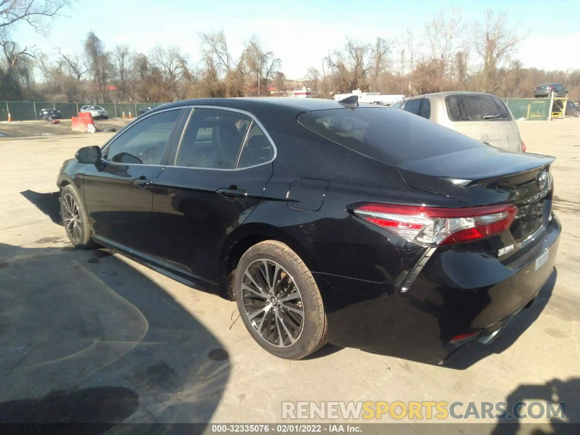 3 Фотография поврежденного автомобиля 4T1B11HK6KU687624 TOYOTA CAMRY 2019