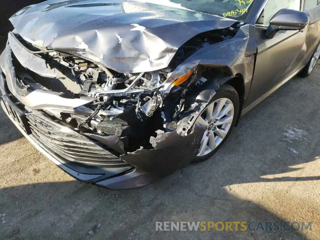 9 Photograph of a damaged car 4T1B11HK6KU688384 TOYOTA CAMRY 2019