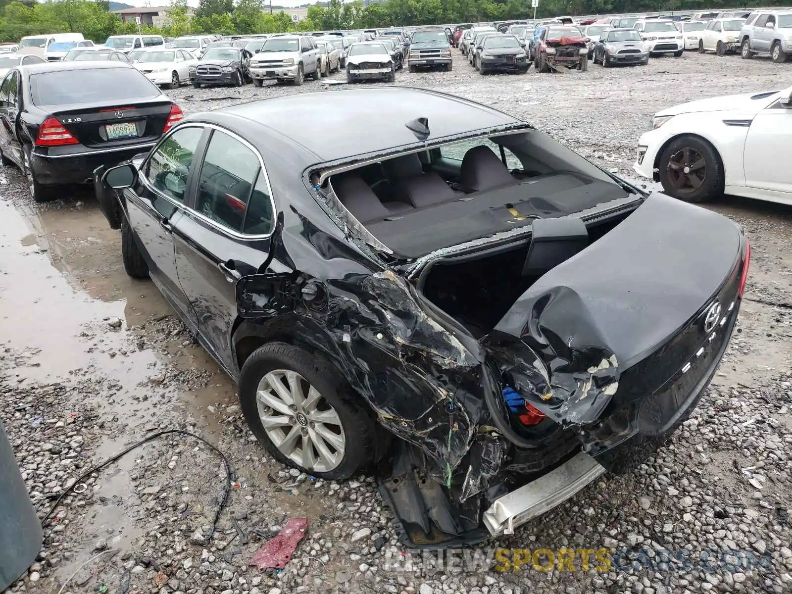 3 Photograph of a damaged car 4T1B11HK6KU688952 TOYOTA CAMRY 2019