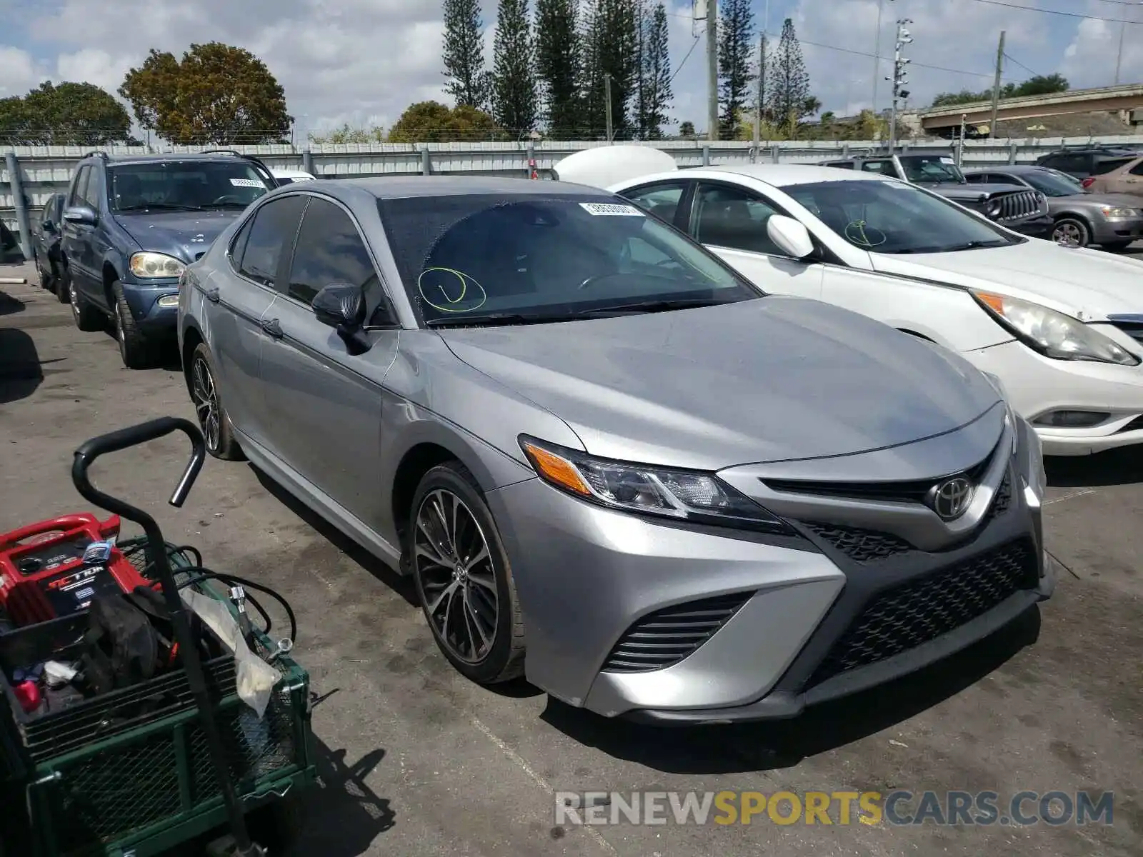 1 Photograph of a damaged car 4T1B11HK6KU688966 TOYOTA CAMRY 2019