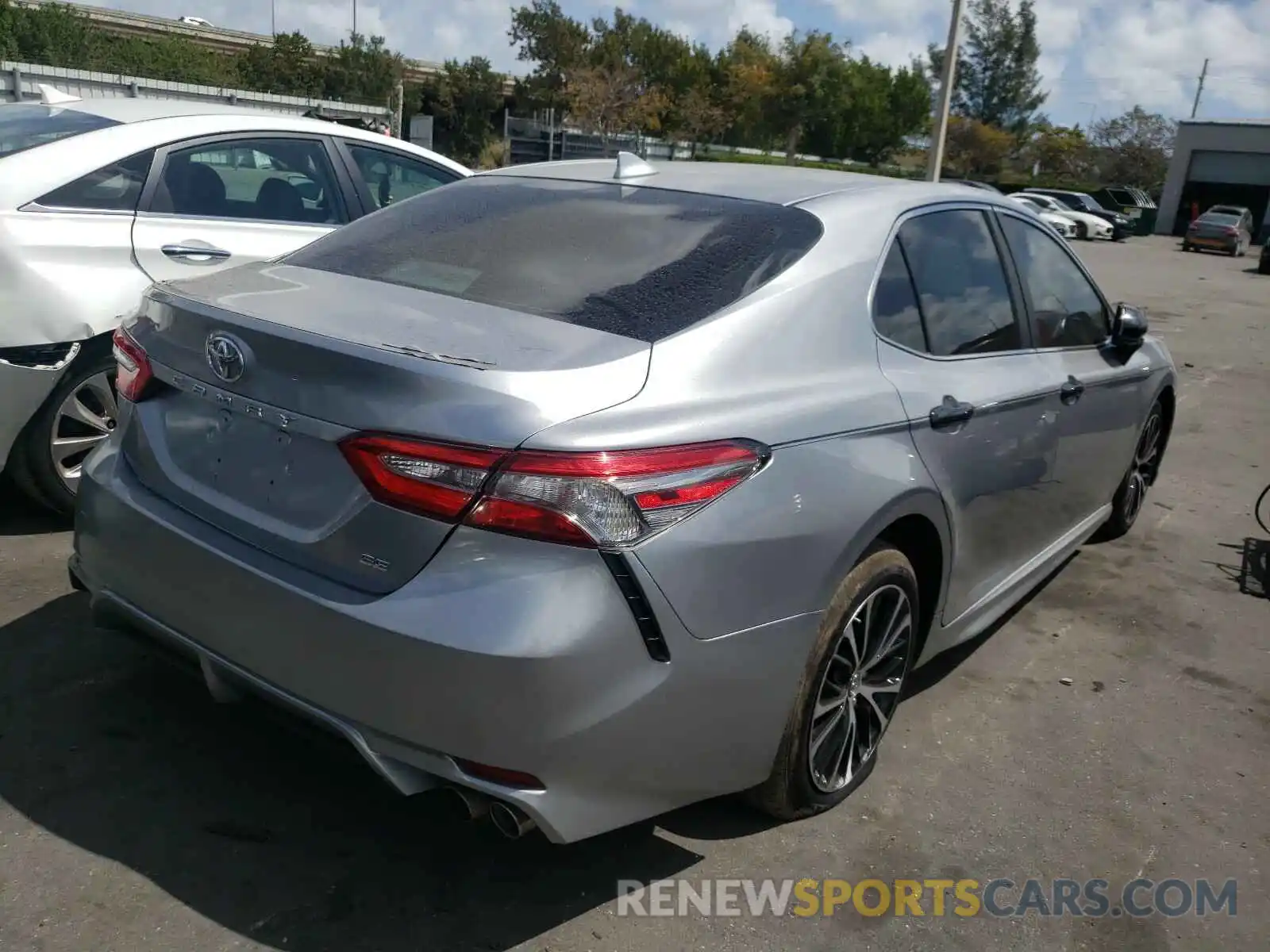 4 Фотография поврежденного автомобиля 4T1B11HK6KU688966 TOYOTA CAMRY 2019