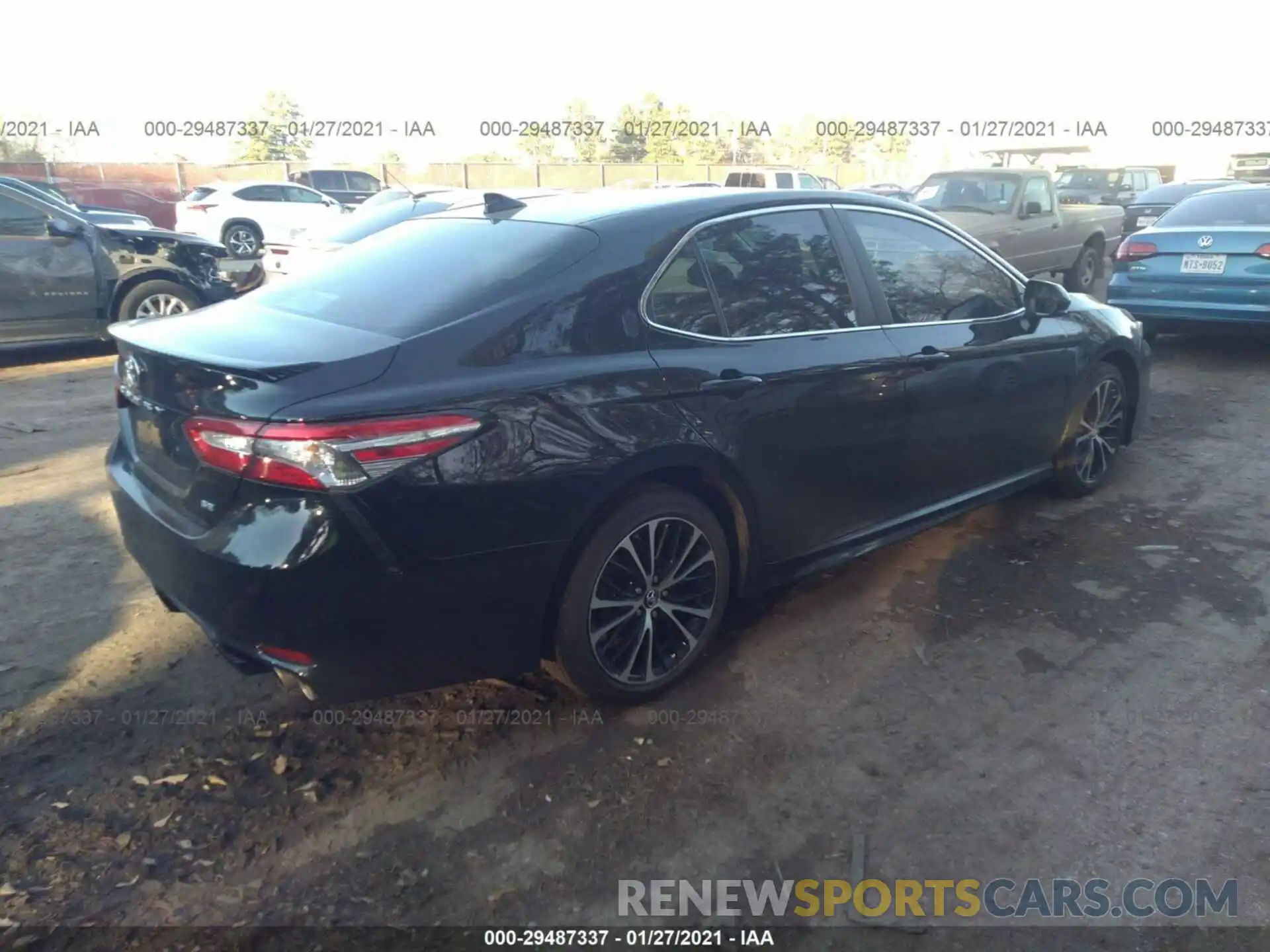 4 Фотография поврежденного автомобиля 4T1B11HK6KU689454 TOYOTA CAMRY 2019