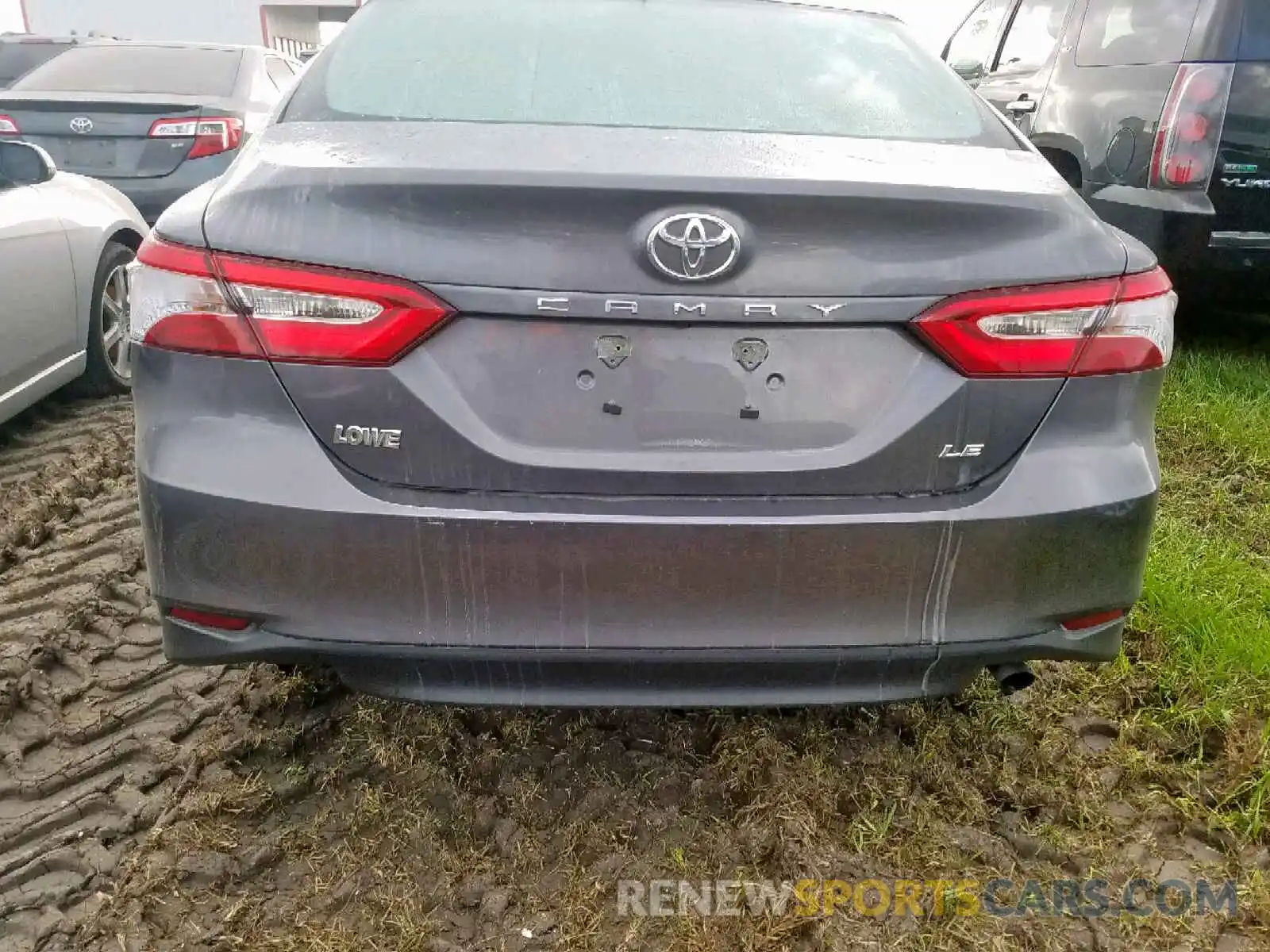 9 Photograph of a damaged car 4T1B11HK6KU689597 TOYOTA CAMRY 2019