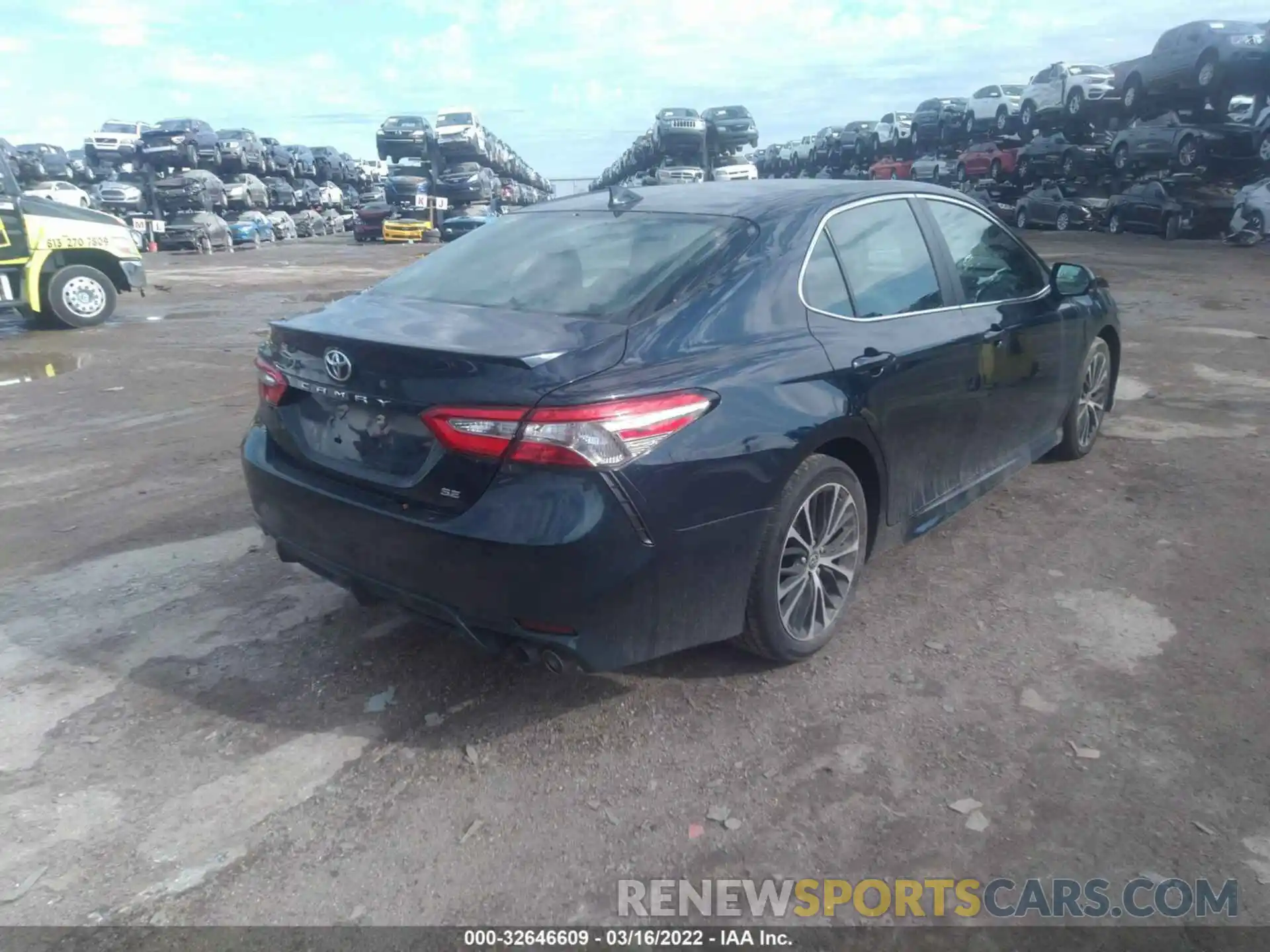 4 Фотография поврежденного автомобиля 4T1B11HK6KU690202 TOYOTA CAMRY 2019