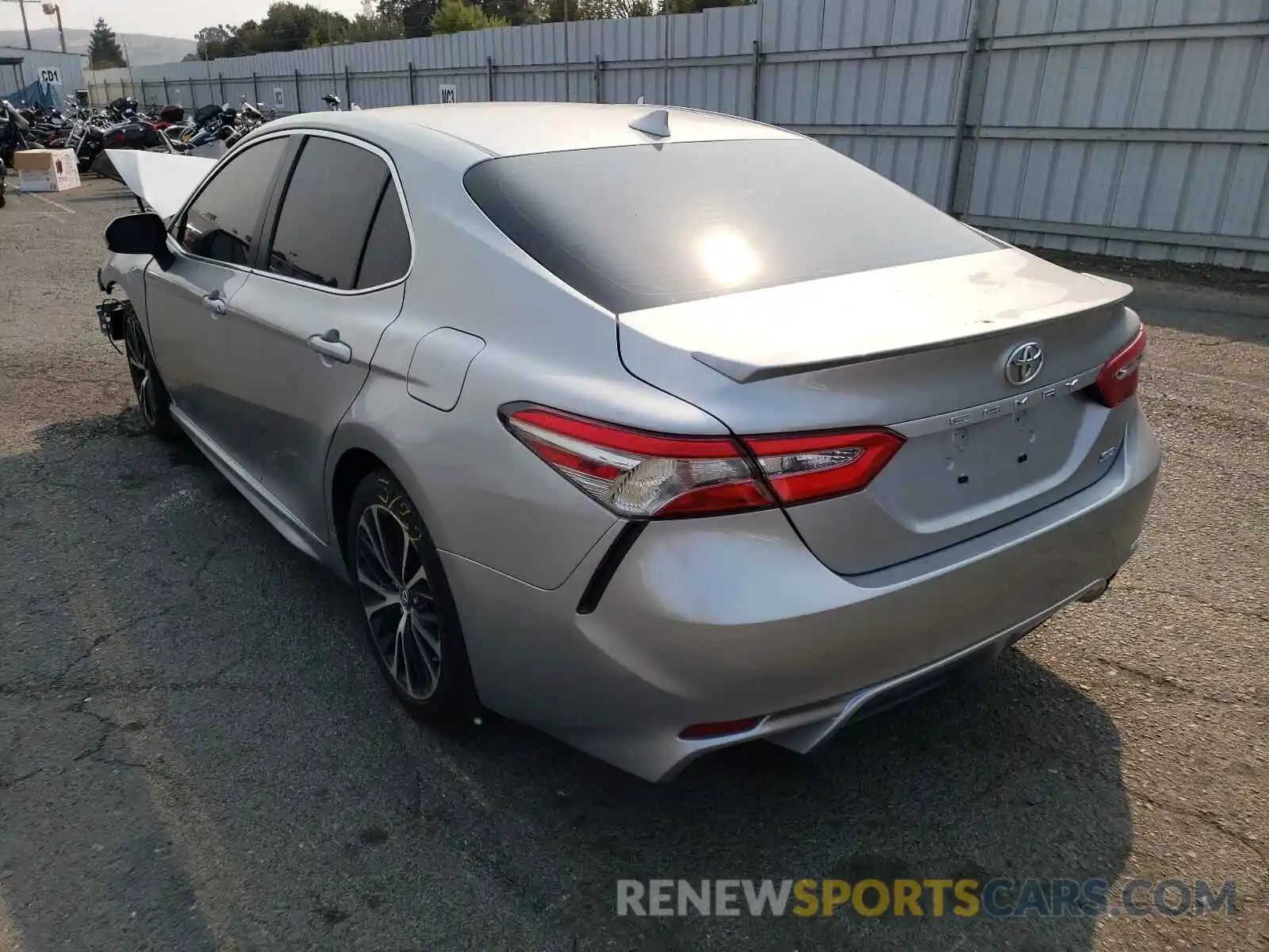 3 Photograph of a damaged car 4T1B11HK6KU690507 TOYOTA CAMRY 2019