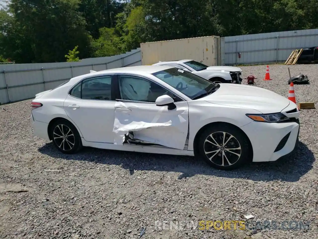 9 Photograph of a damaged car 4T1B11HK6KU690667 TOYOTA CAMRY 2019