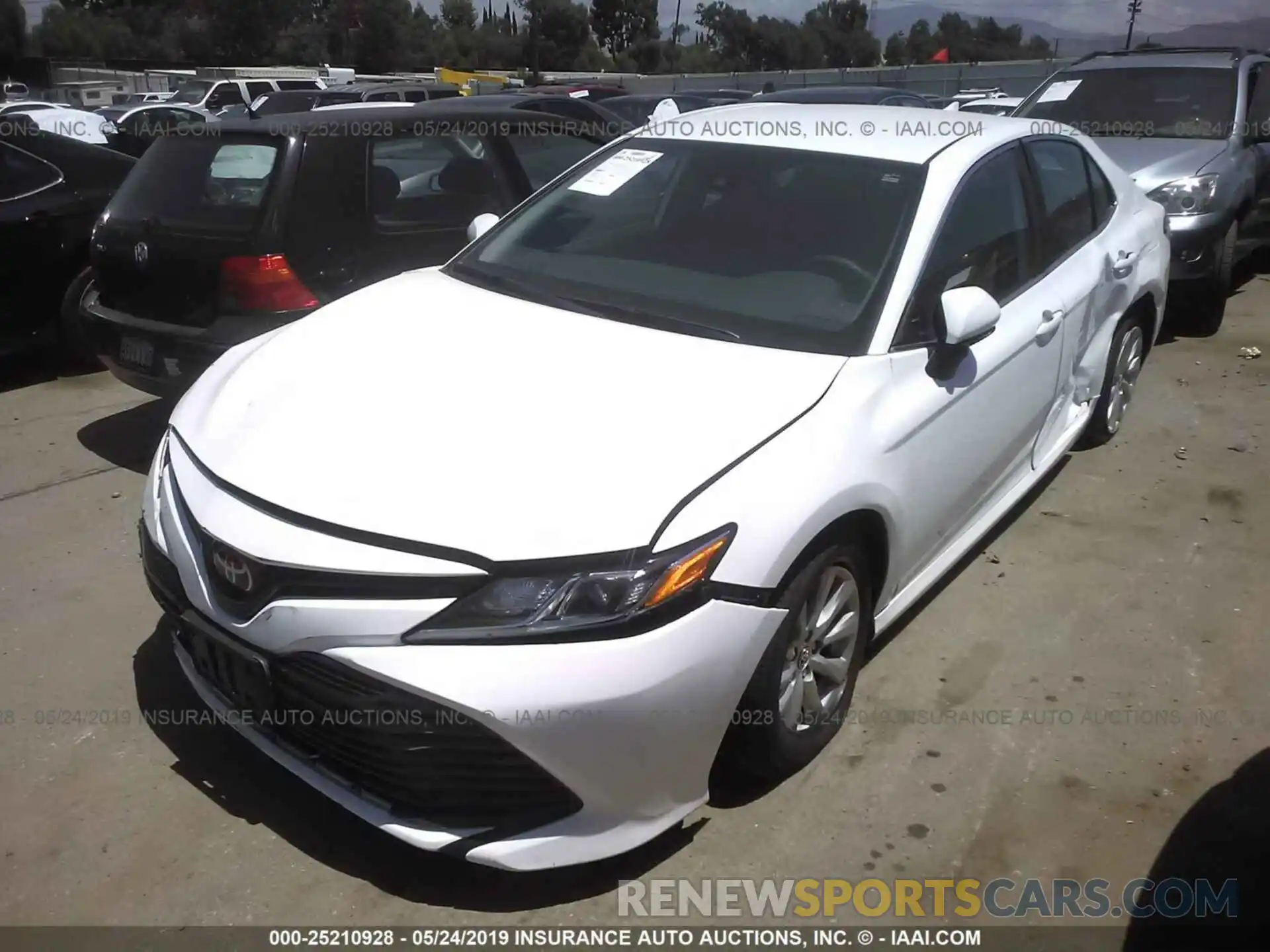 2 Photograph of a damaged car 4T1B11HK6KU691088 TOYOTA CAMRY 2019