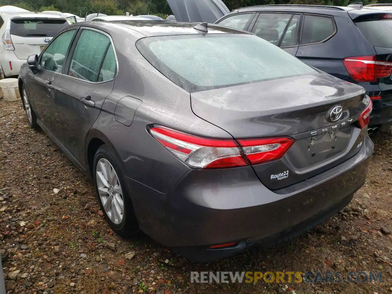 3 Photograph of a damaged car 4T1B11HK6KU691138 TOYOTA CAMRY 2019