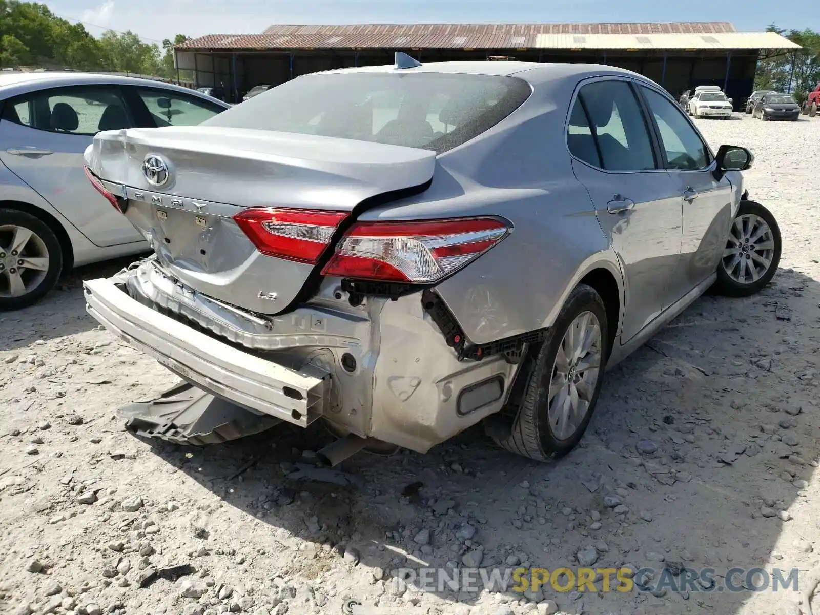 4 Фотография поврежденного автомобиля 4T1B11HK6KU691205 TOYOTA CAMRY 2019