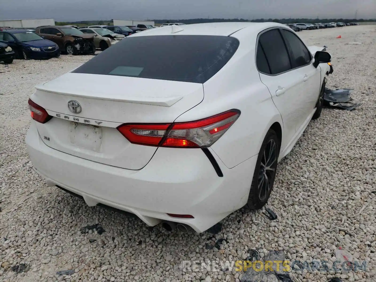 4 Фотография поврежденного автомобиля 4T1B11HK6KU691950 TOYOTA CAMRY 2019