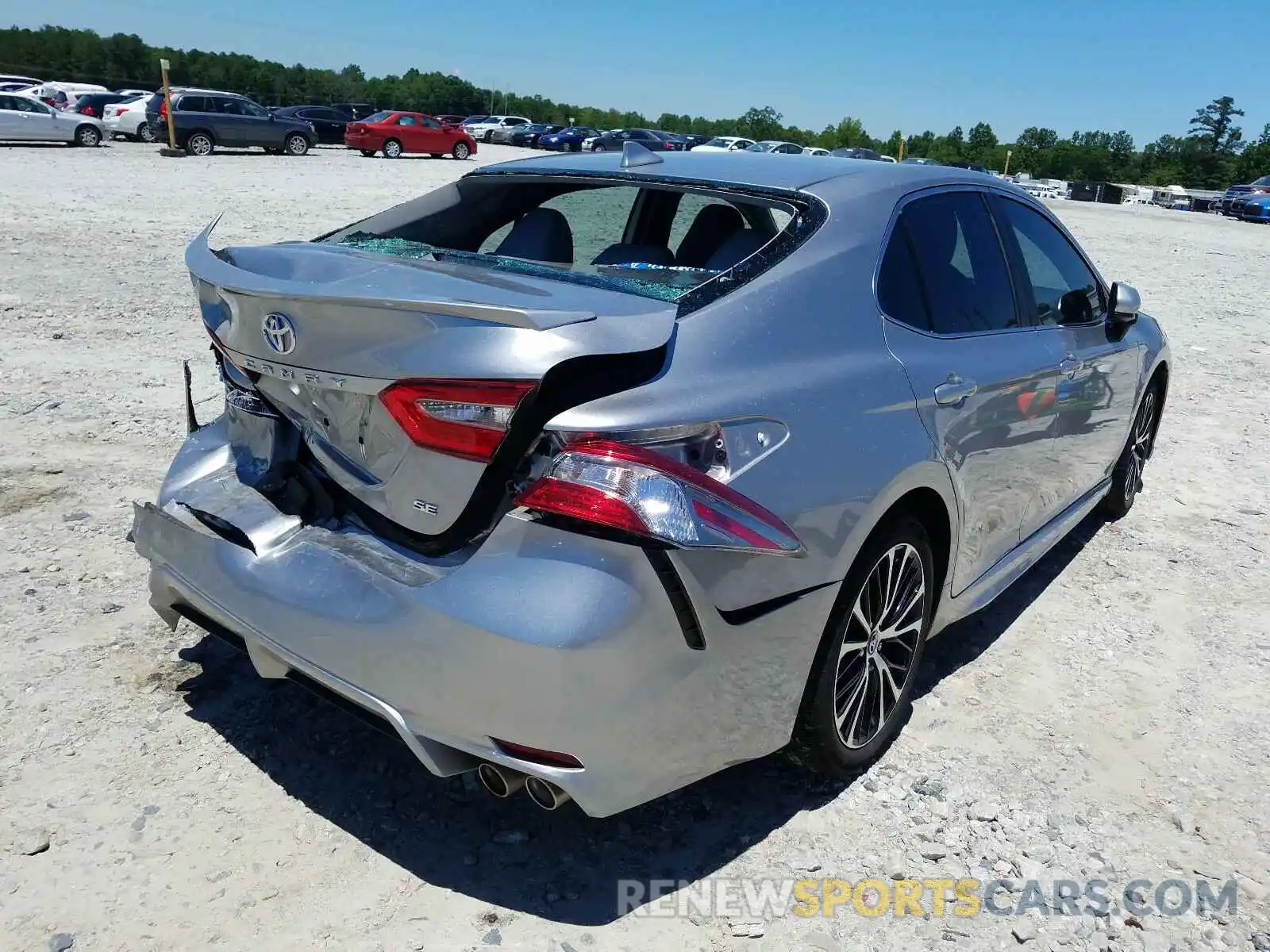 4 Photograph of a damaged car 4T1B11HK6KU692127 TOYOTA CAMRY 2019