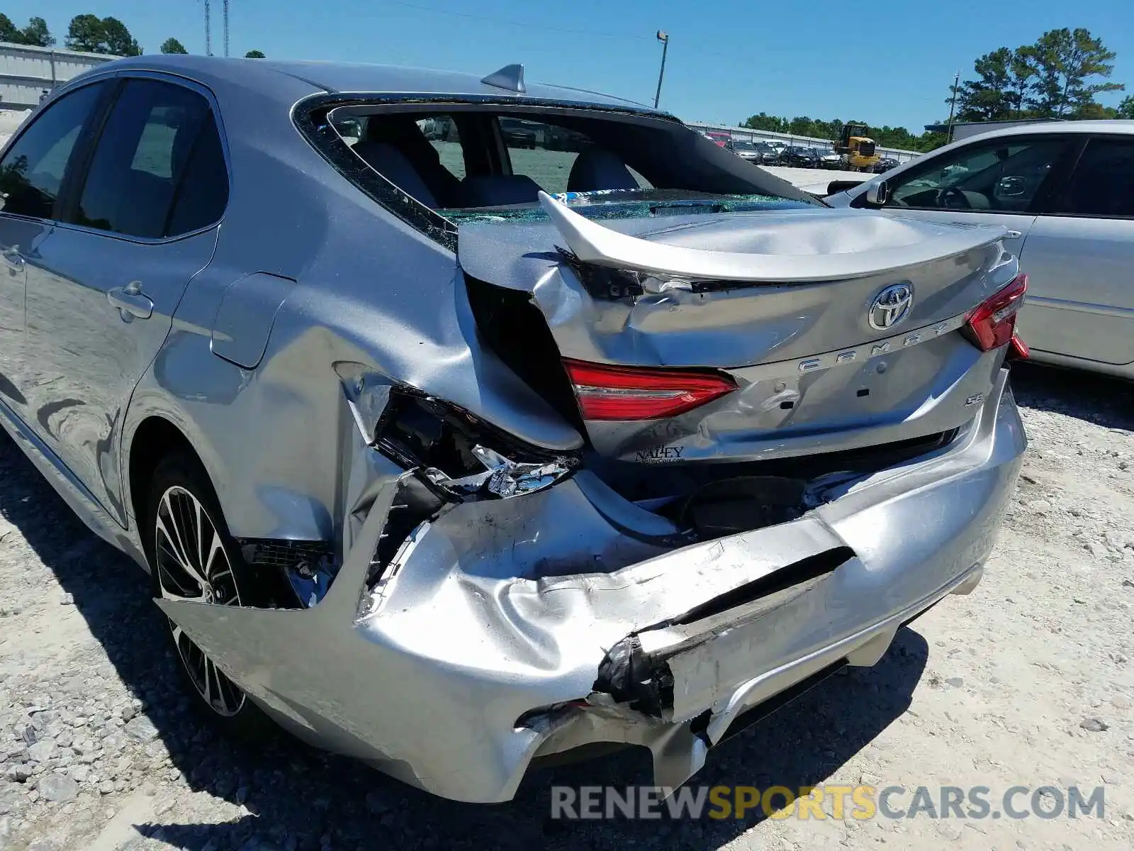 9 Photograph of a damaged car 4T1B11HK6KU692127 TOYOTA CAMRY 2019