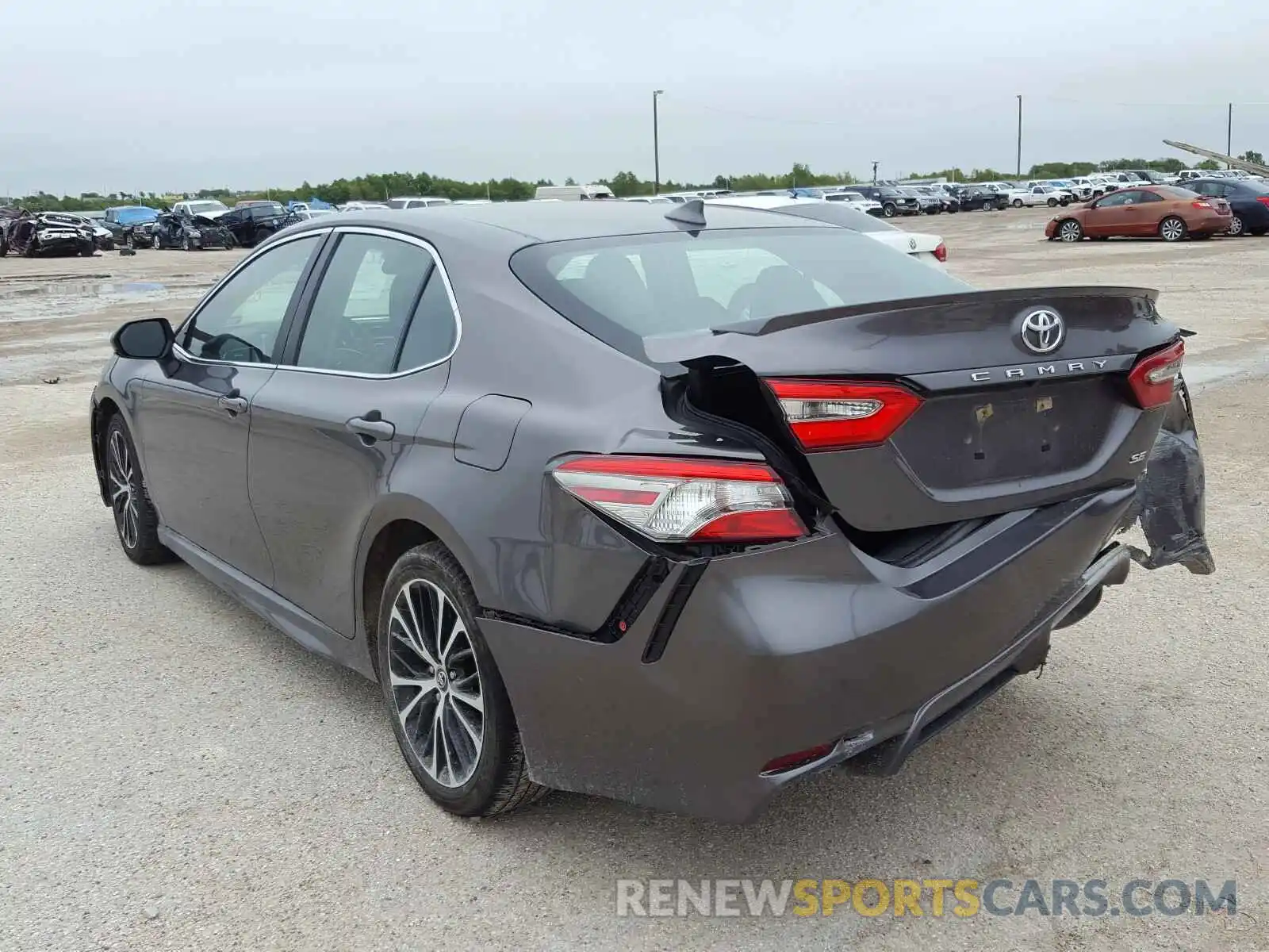 3 Photograph of a damaged car 4T1B11HK6KU695027 TOYOTA CAMRY 2019