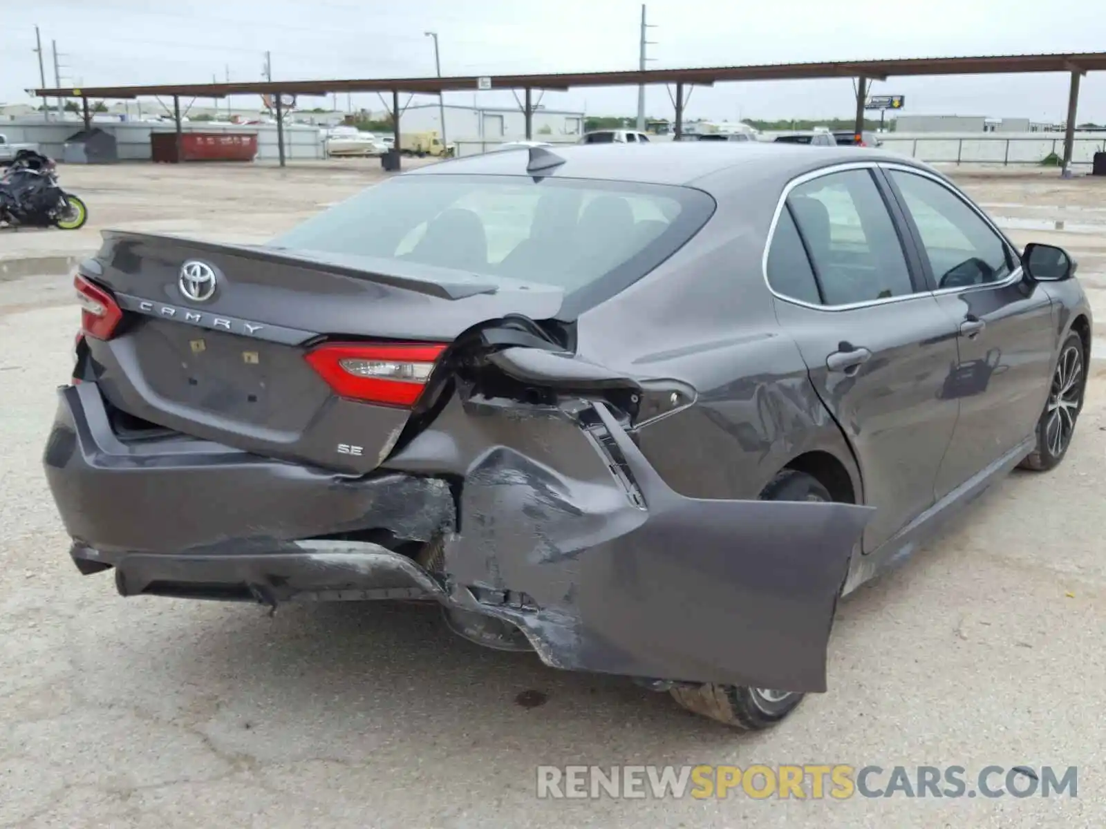 4 Photograph of a damaged car 4T1B11HK6KU695027 TOYOTA CAMRY 2019