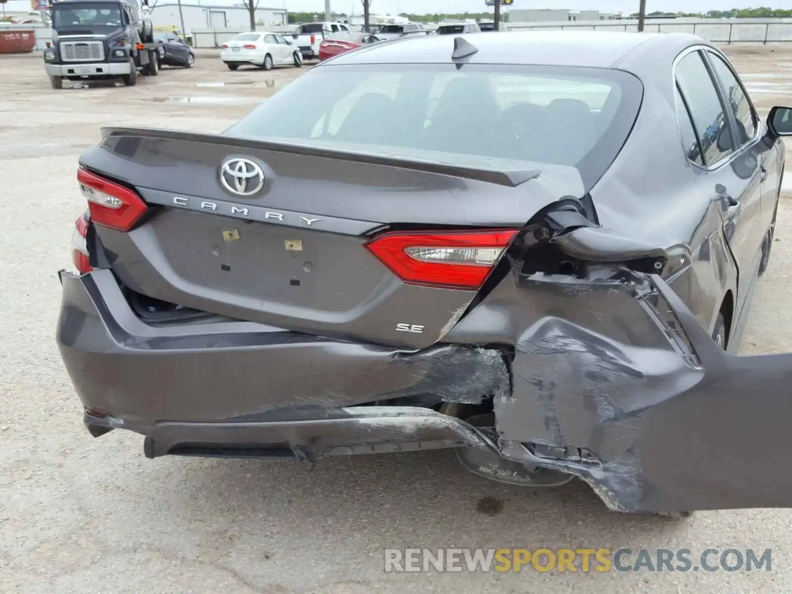 9 Photograph of a damaged car 4T1B11HK6KU695027 TOYOTA CAMRY 2019