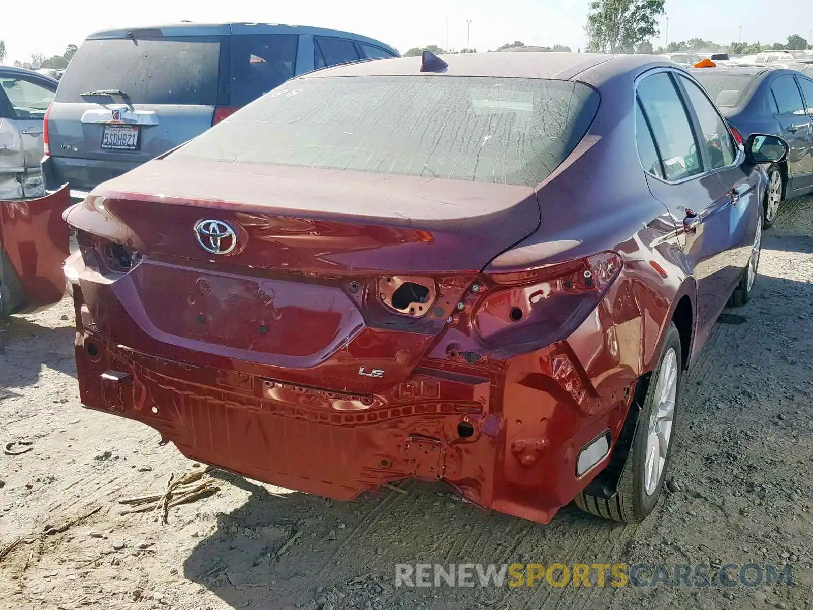 4 Photograph of a damaged car 4T1B11HK6KU695321 TOYOTA CAMRY 2019