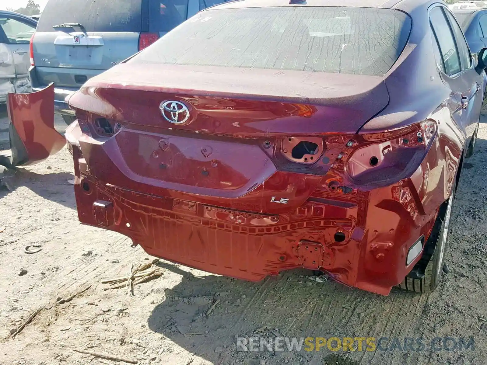 9 Photograph of a damaged car 4T1B11HK6KU695321 TOYOTA CAMRY 2019