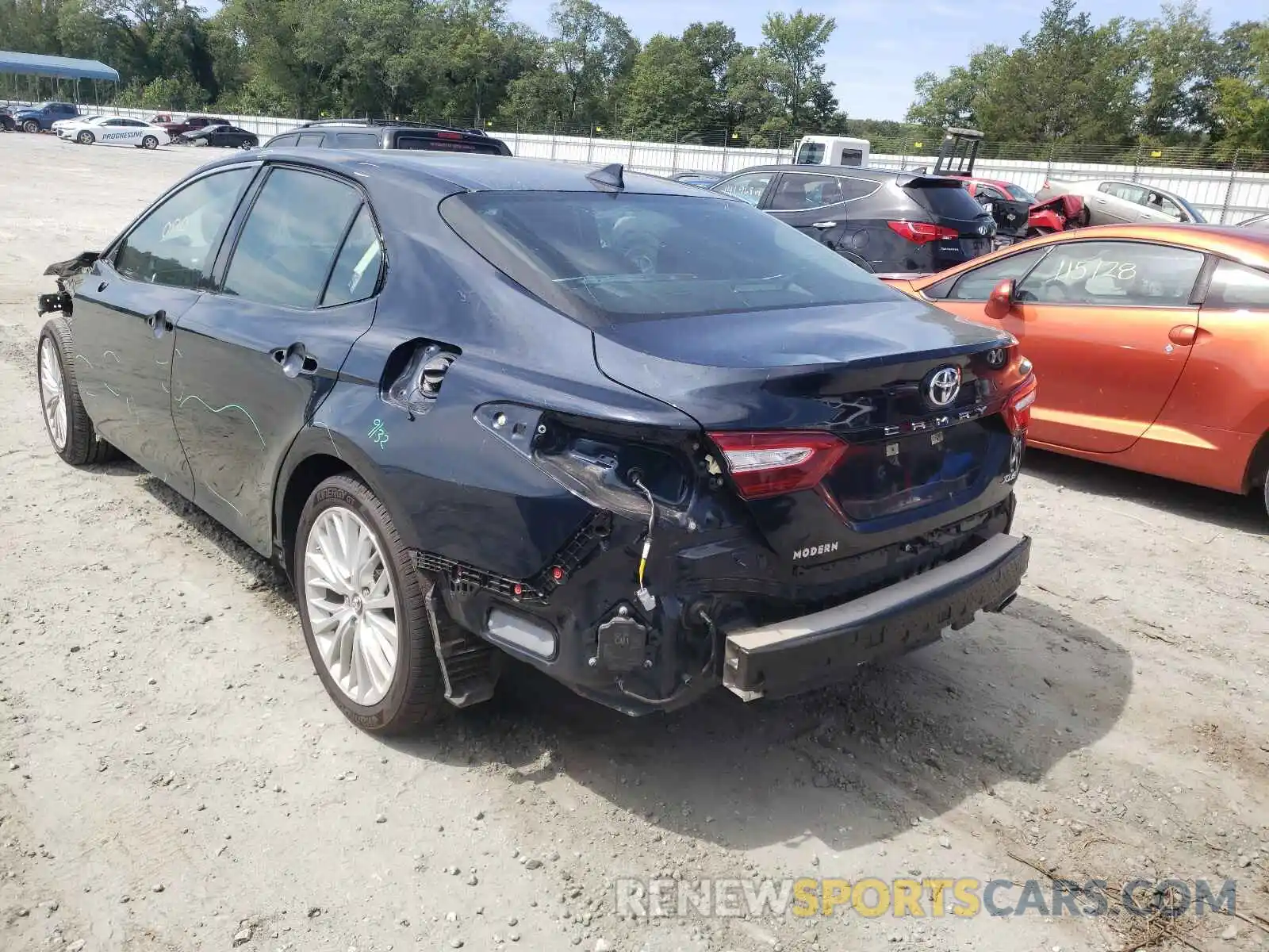 3 Photograph of a damaged car 4T1B11HK6KU696193 TOYOTA CAMRY 2019