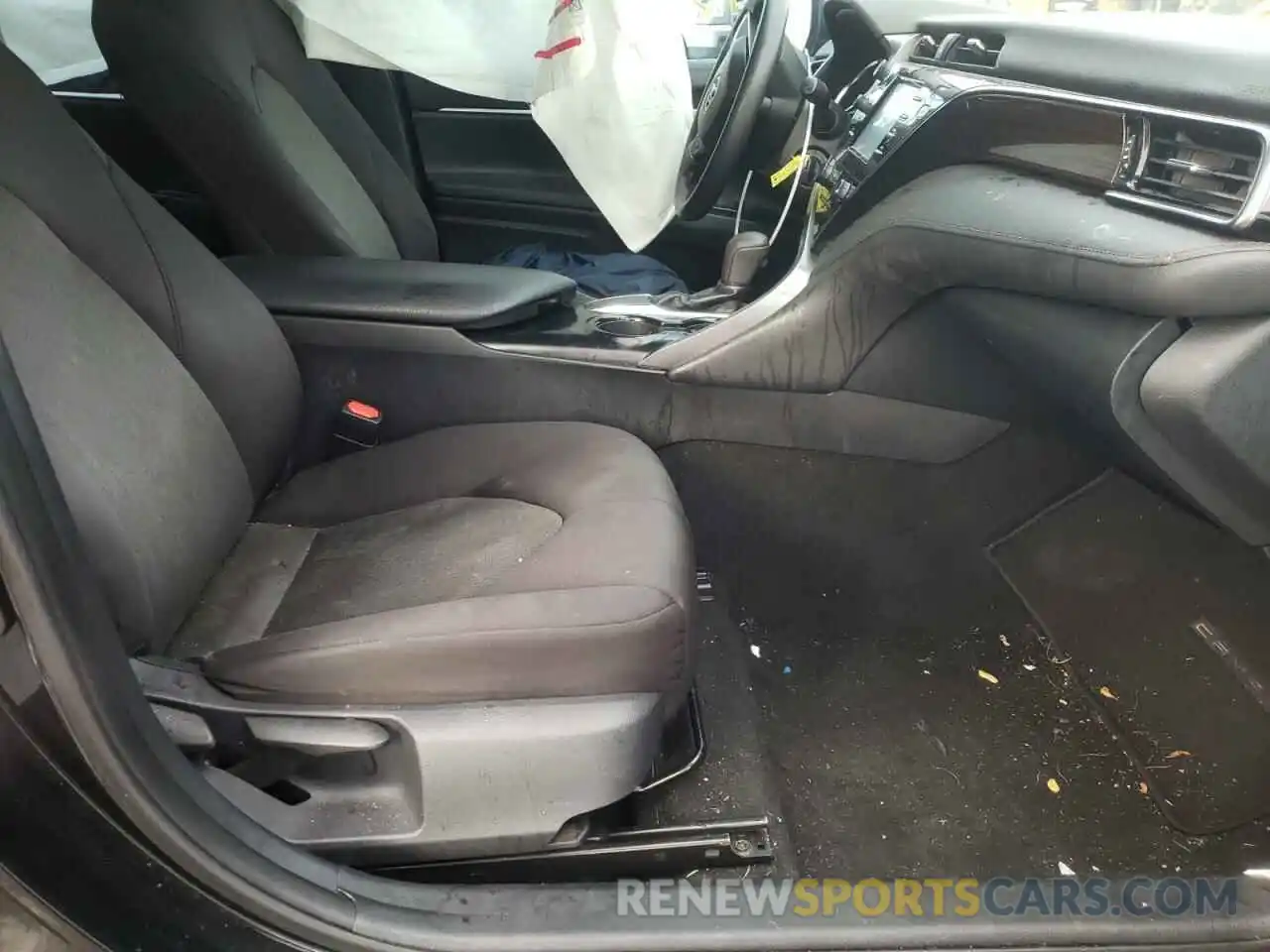 5 Photograph of a damaged car 4T1B11HK6KU696503 TOYOTA CAMRY 2019