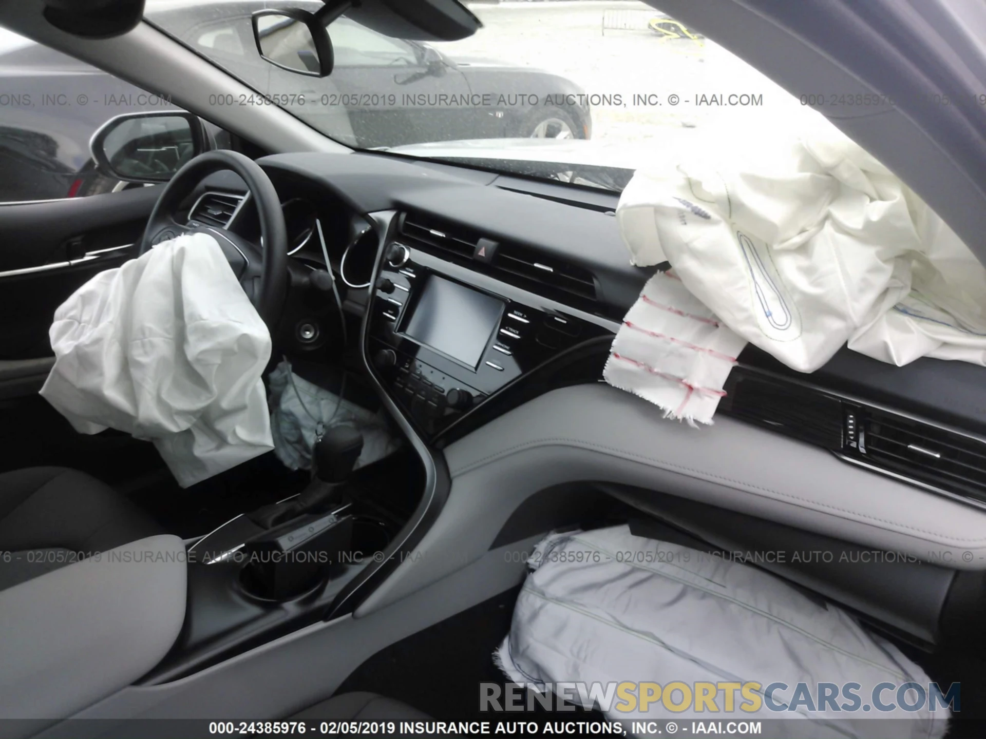 5 Photograph of a damaged car 4T1B11HK6KU698557 TOYOTA CAMRY 2019