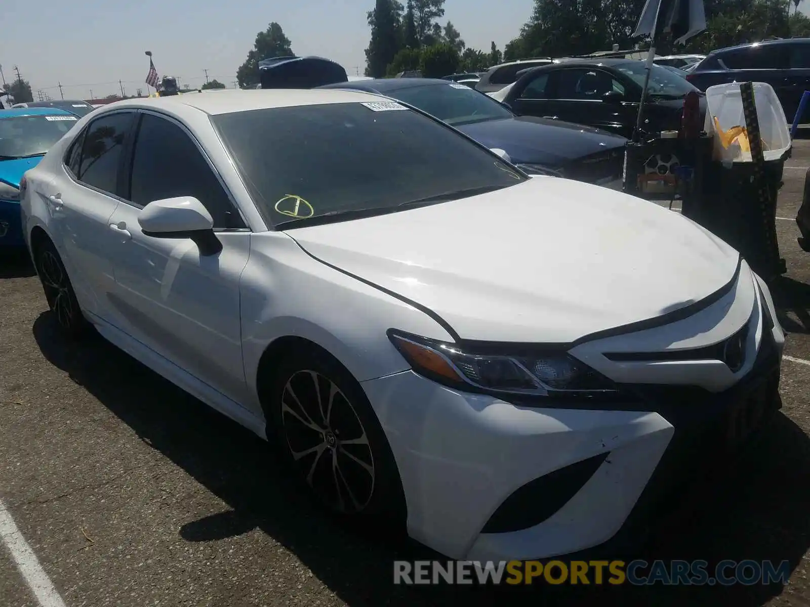 1 Photograph of a damaged car 4T1B11HK6KU699367 TOYOTA CAMRY 2019