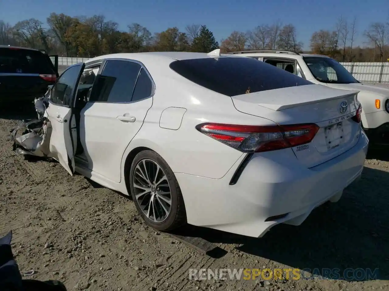 3 Photograph of a damaged car 4T1B11HK6KU701604 TOYOTA CAMRY 2019